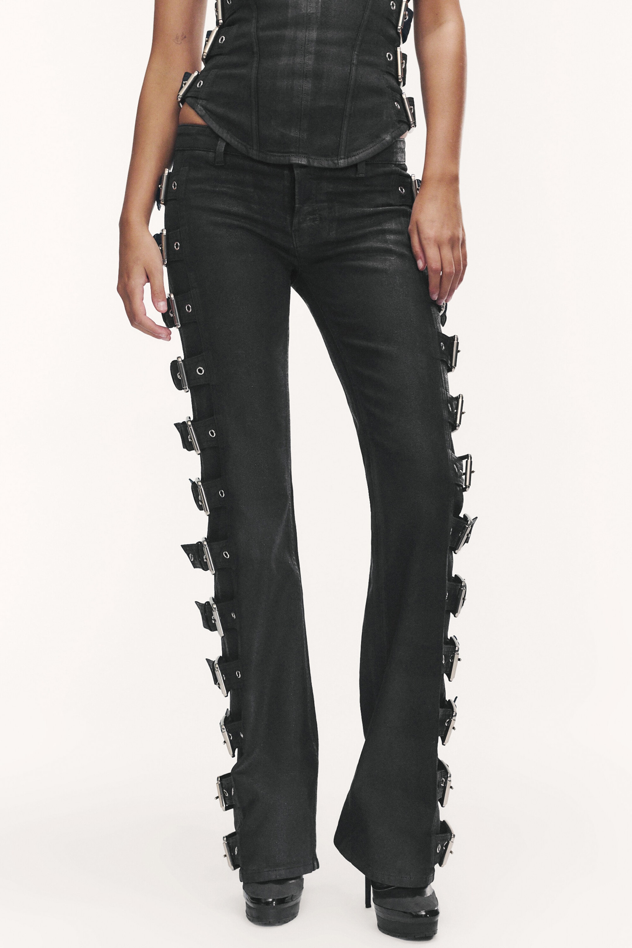 Beschichtetes Schwarz - Low Waist Buckle Straight Coated Jeans - 2