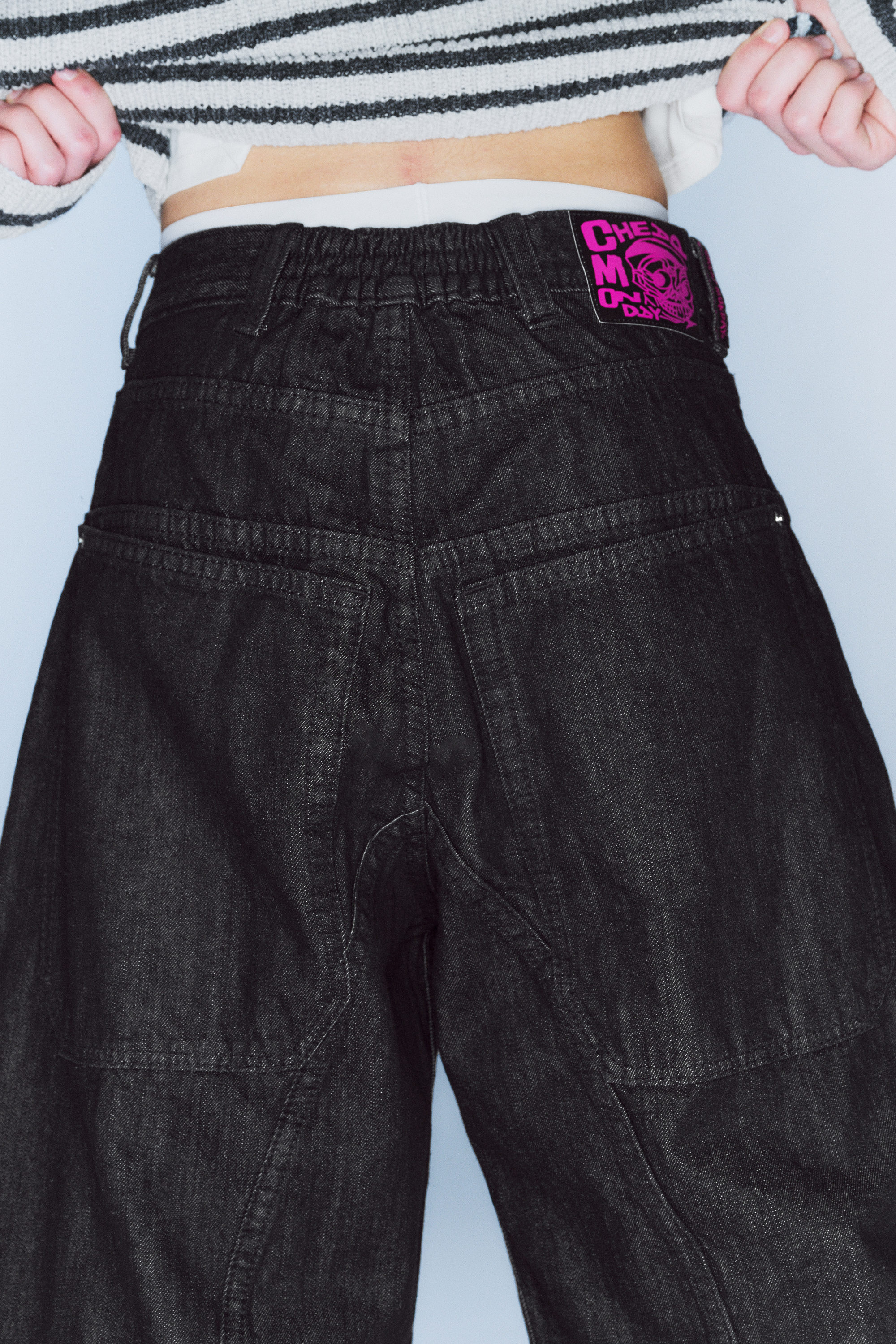 Black Rinse - Black - Dunno Unisex Low Rise Loose Barrel Leg Jeans - 5