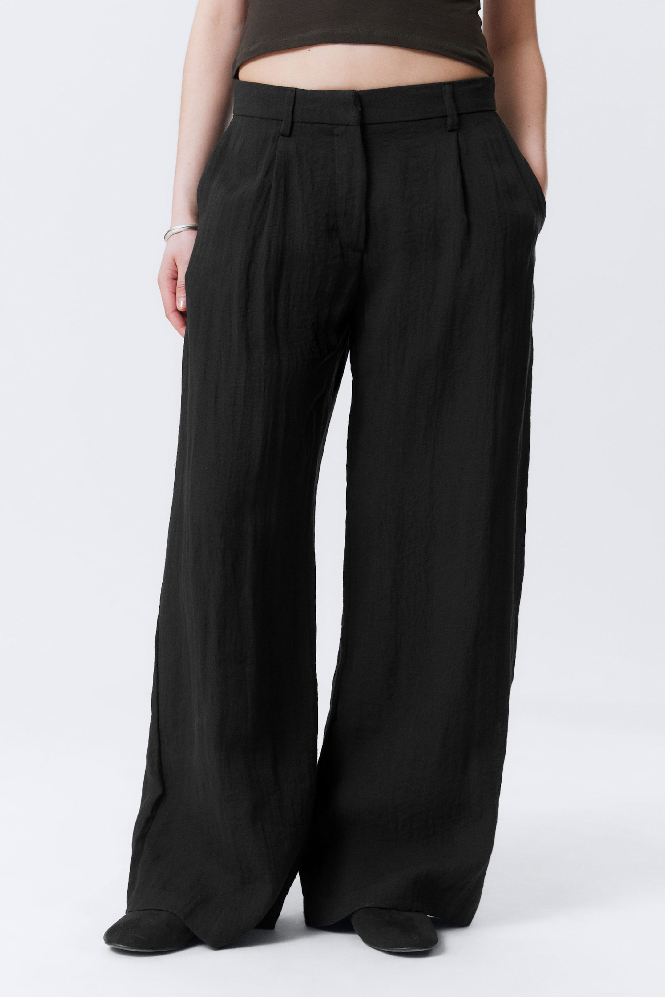 #272627 - Low Rise Wide Leg Crinkled Trousers - 2