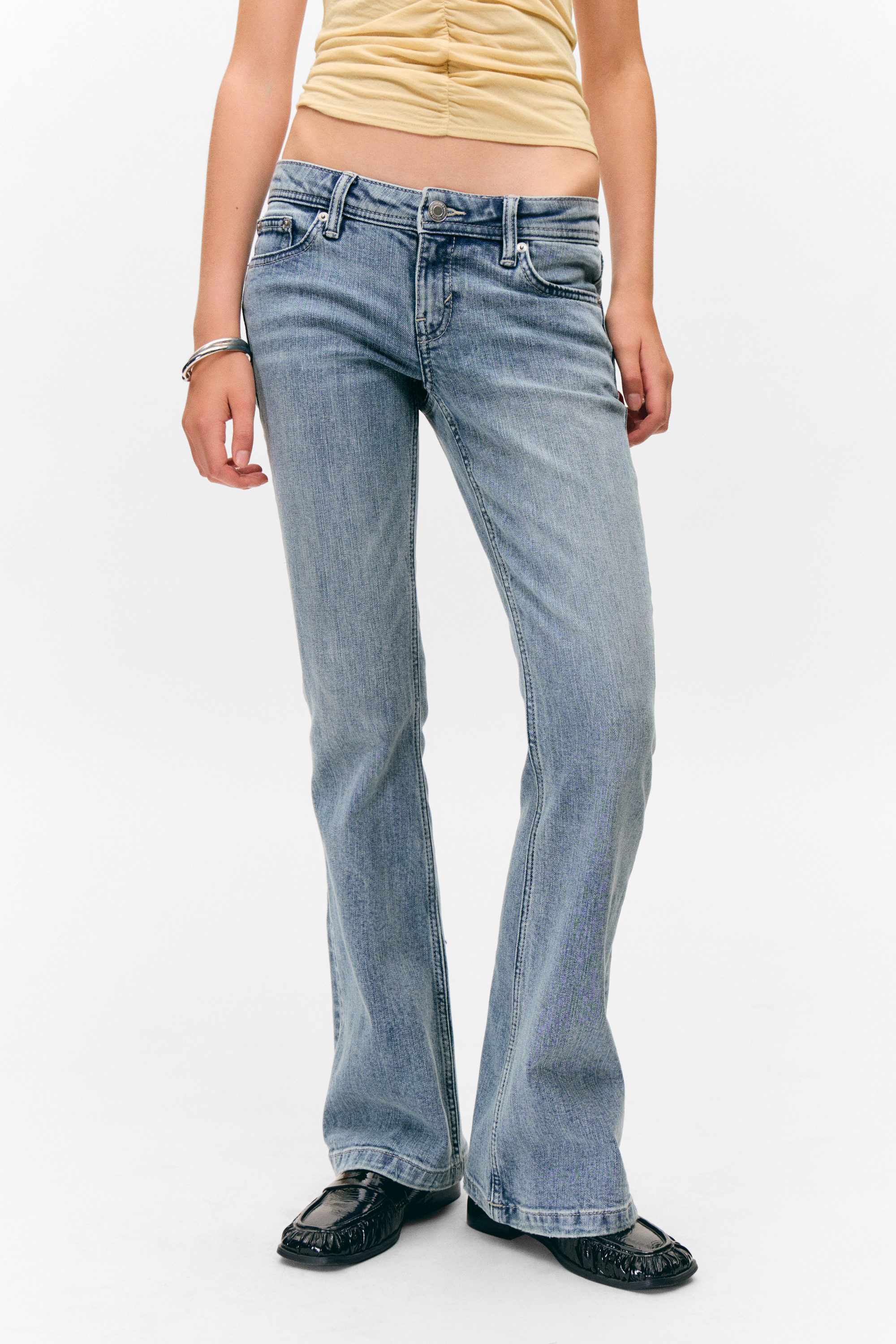 Fresh Blue - Medium Blue - Low Rise Regular Flared Jeans - 2
