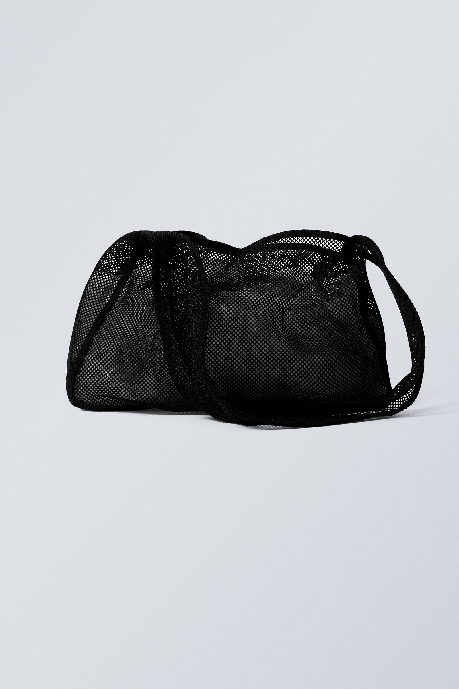 ★英国発*WEEKDAY*新作*ネットショルダーバッグ/BL★ net shoulder bag - Black | Weekday WW
