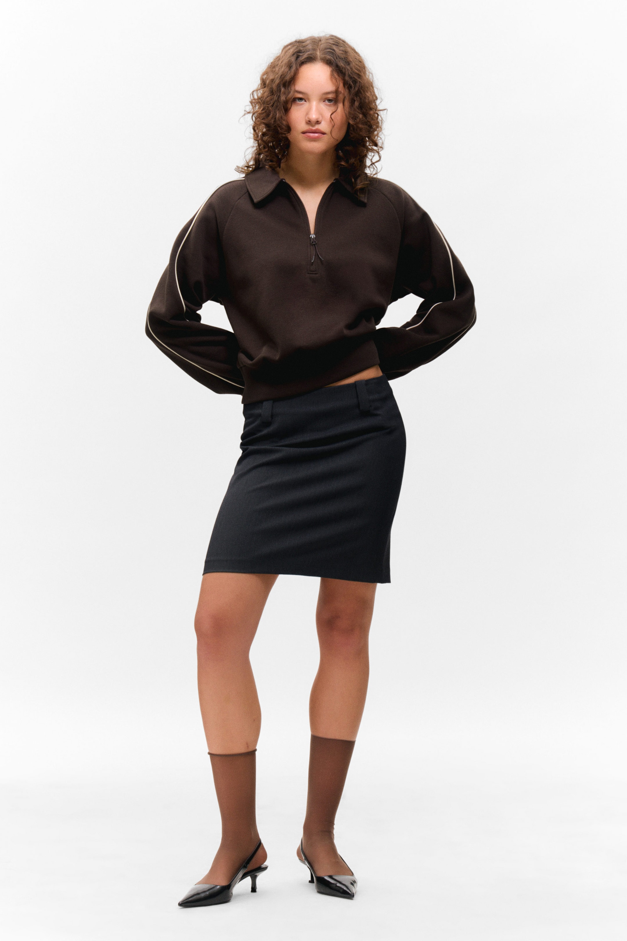 Donkerbruin - Losvallend polosweater met halve rits - 2