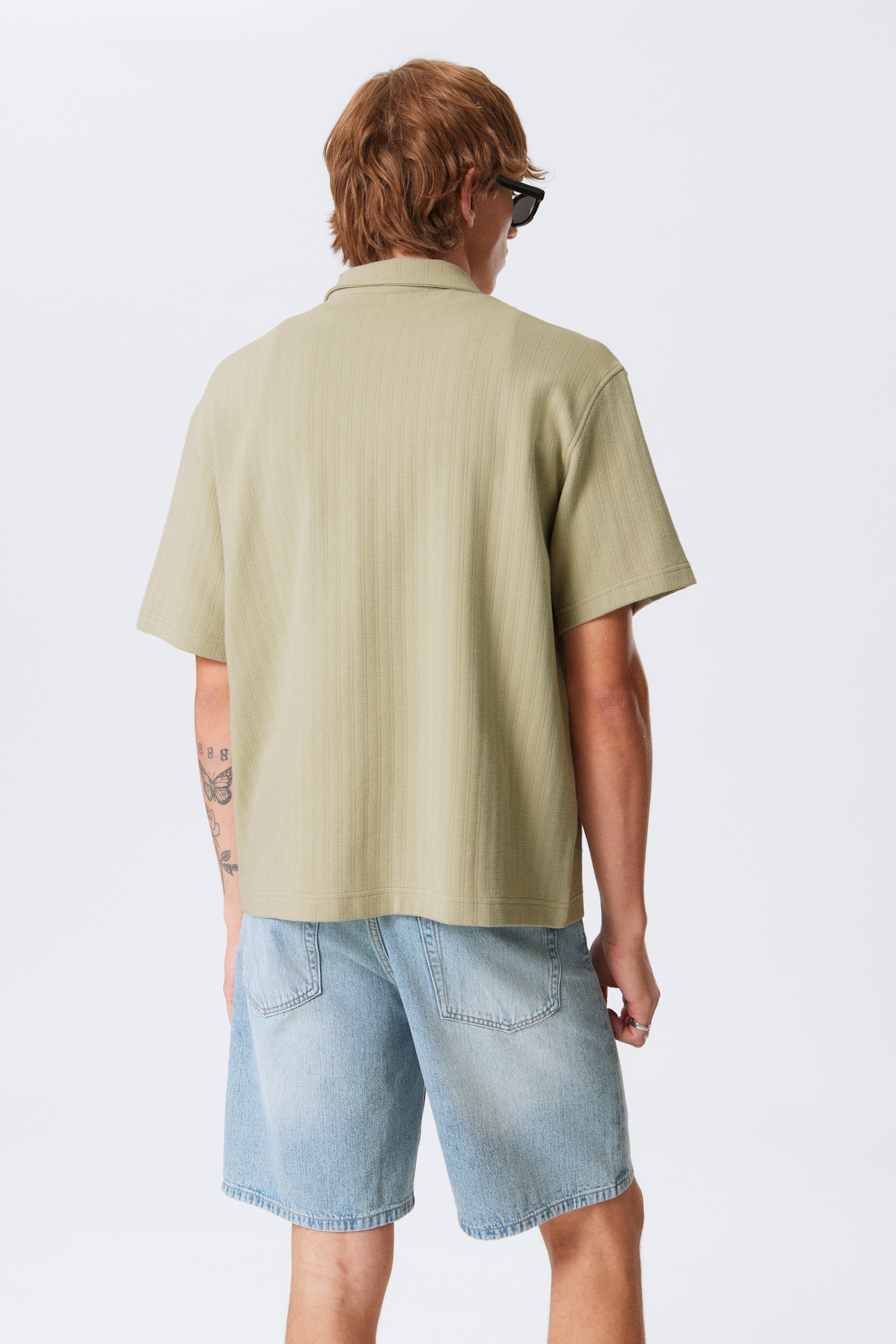 Grösseres Bild ansehen: Strickhemd mit kurzen Ärmeln und Knopfleiste - Helles Khakigrün - HERREN | H&M CH 4