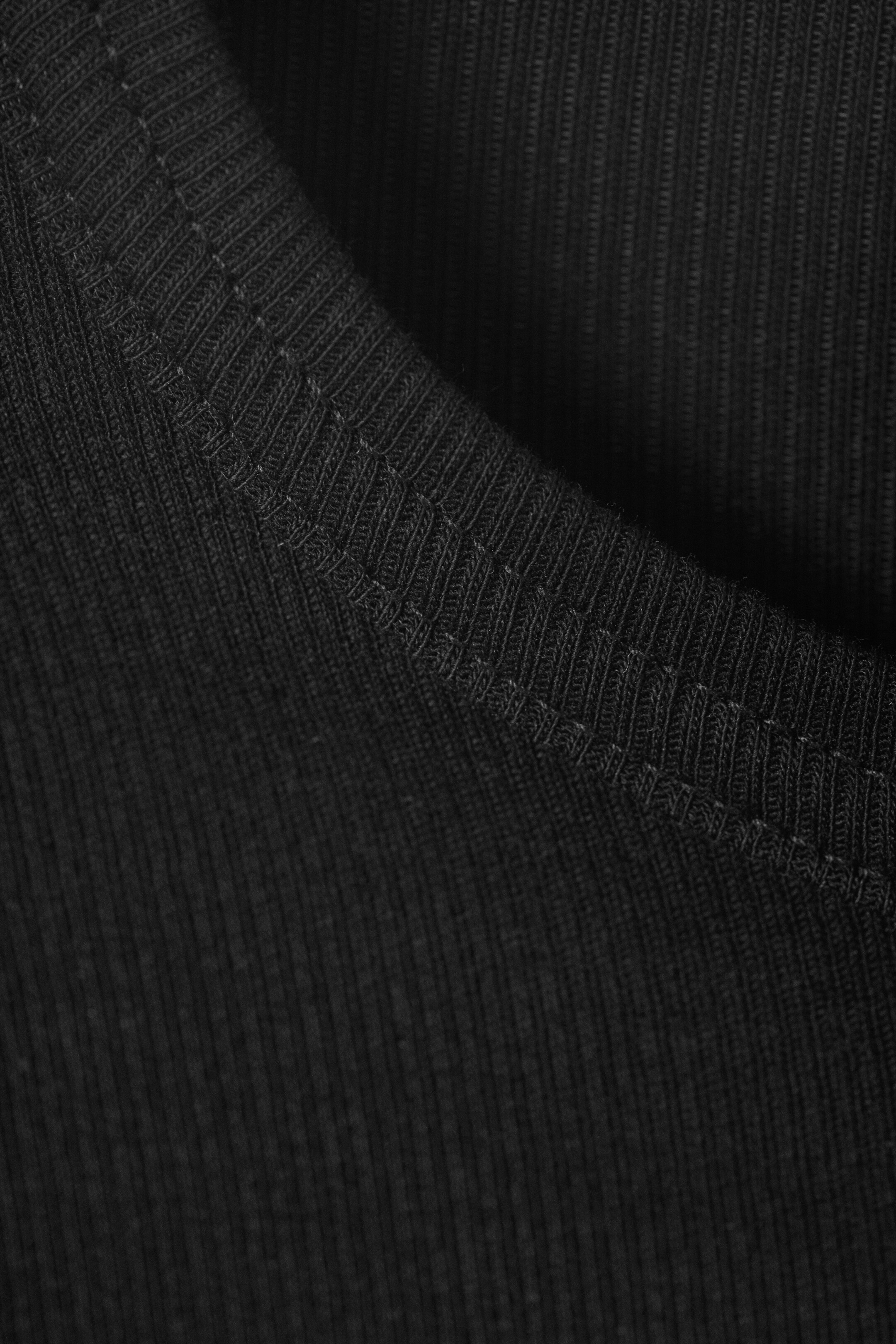 Agrandir l'image: T-shirt ajusté coton côtelé - Noir - FEMME | H&M CH 2