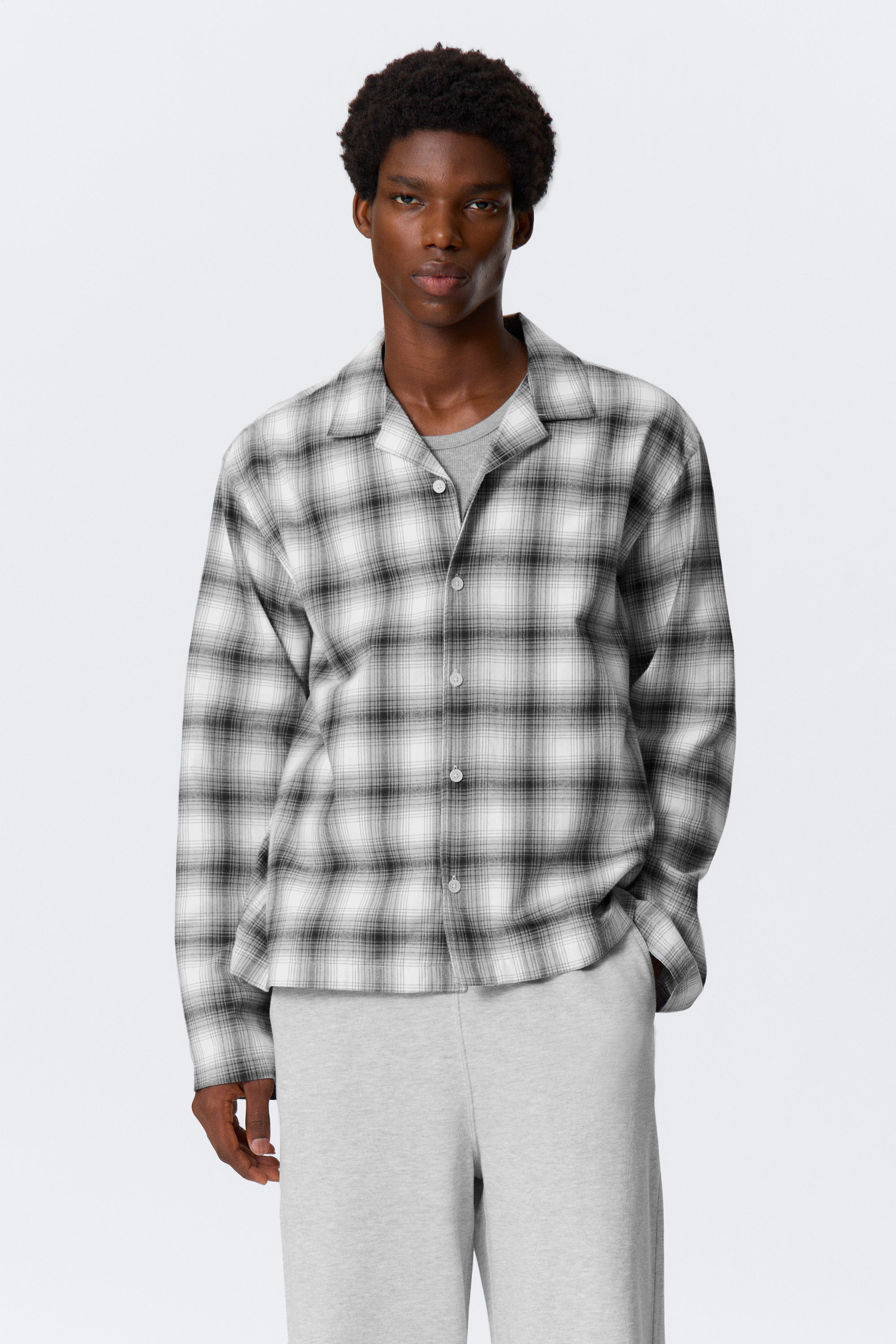 Weiß kariert - Entspanntes Flanell-Pyjamahemd - 5