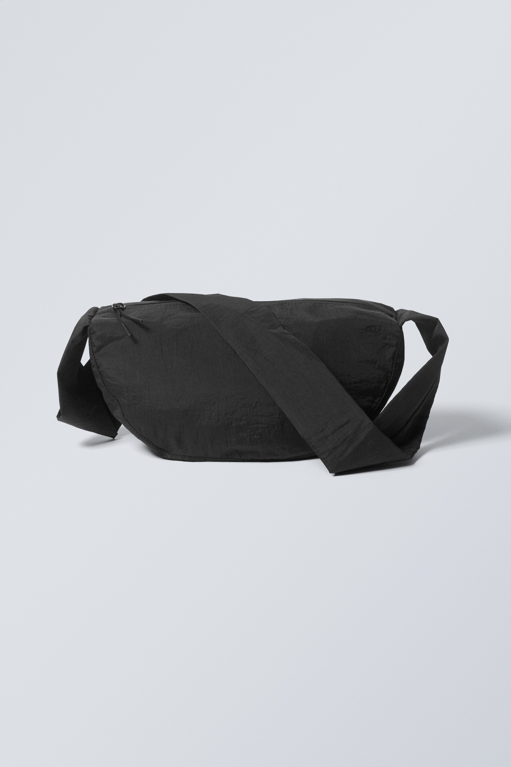 Zobacz większy obraz: Torebka Samira Crossbody - Czarny - ONA | H&M PL 1