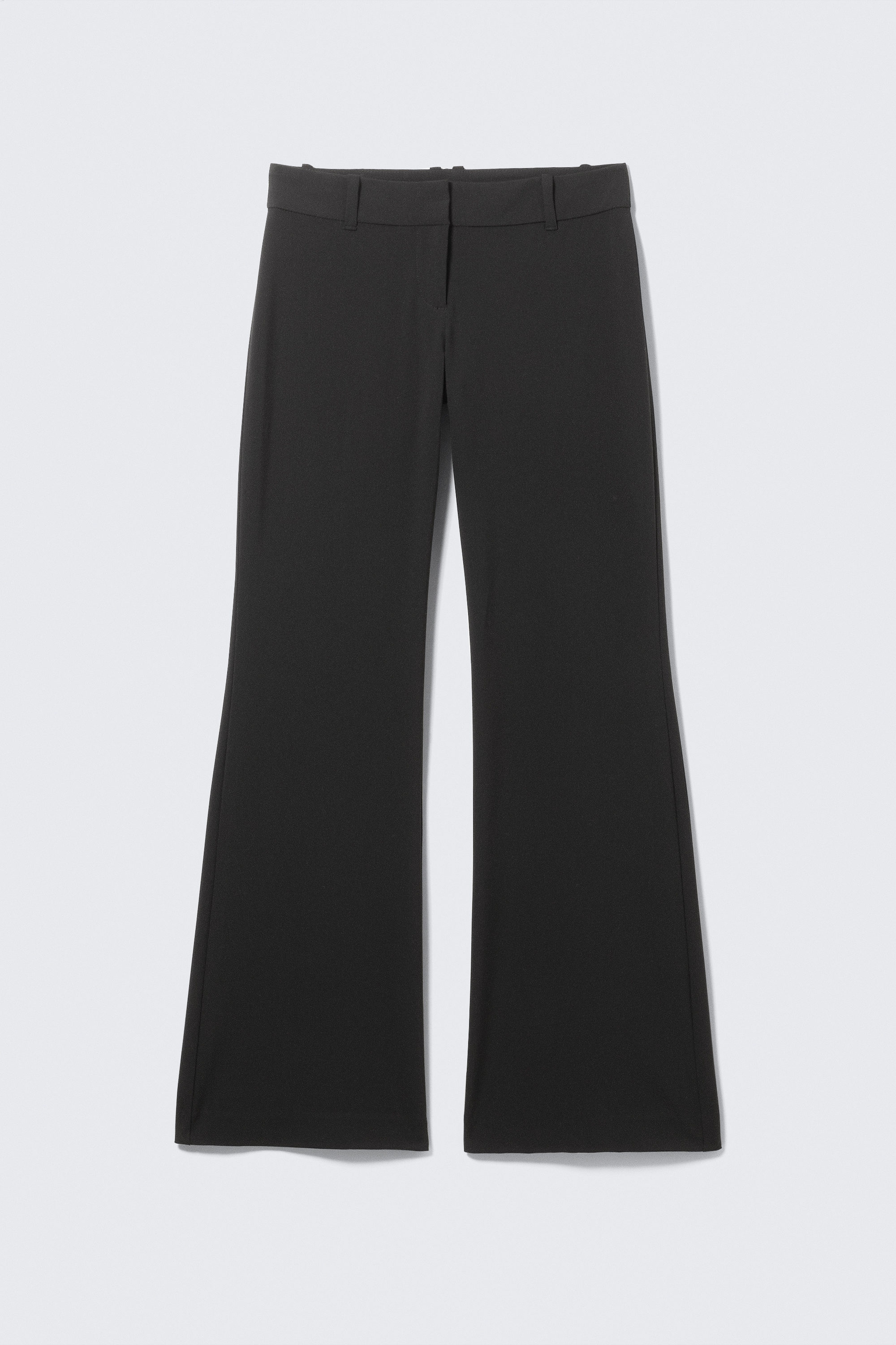 Zwart - Uitlopende kostuumbroek met lage taille - 1