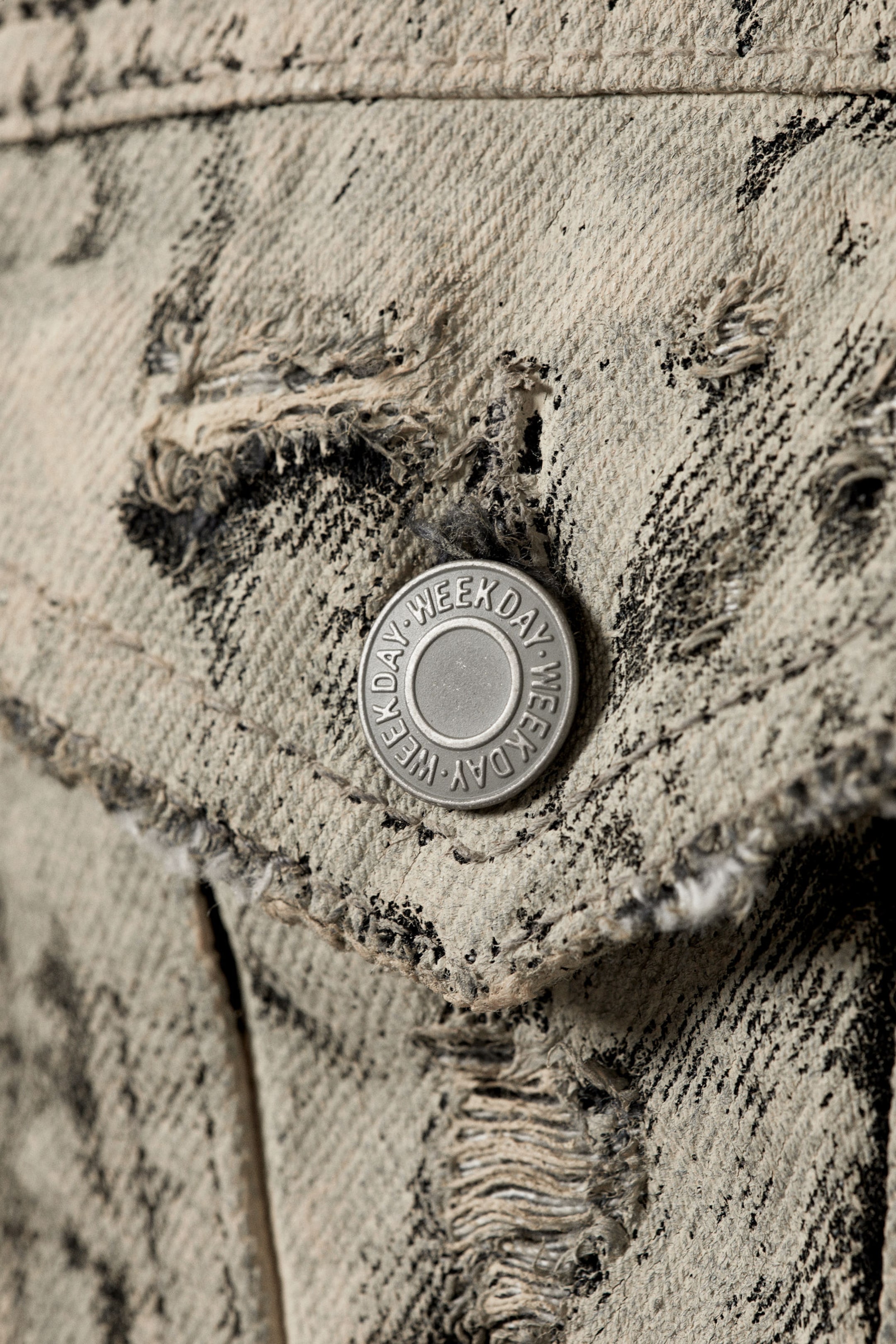 Distressed Calcium - Rodeo Distressed Denim Trucker Jacket - 6
