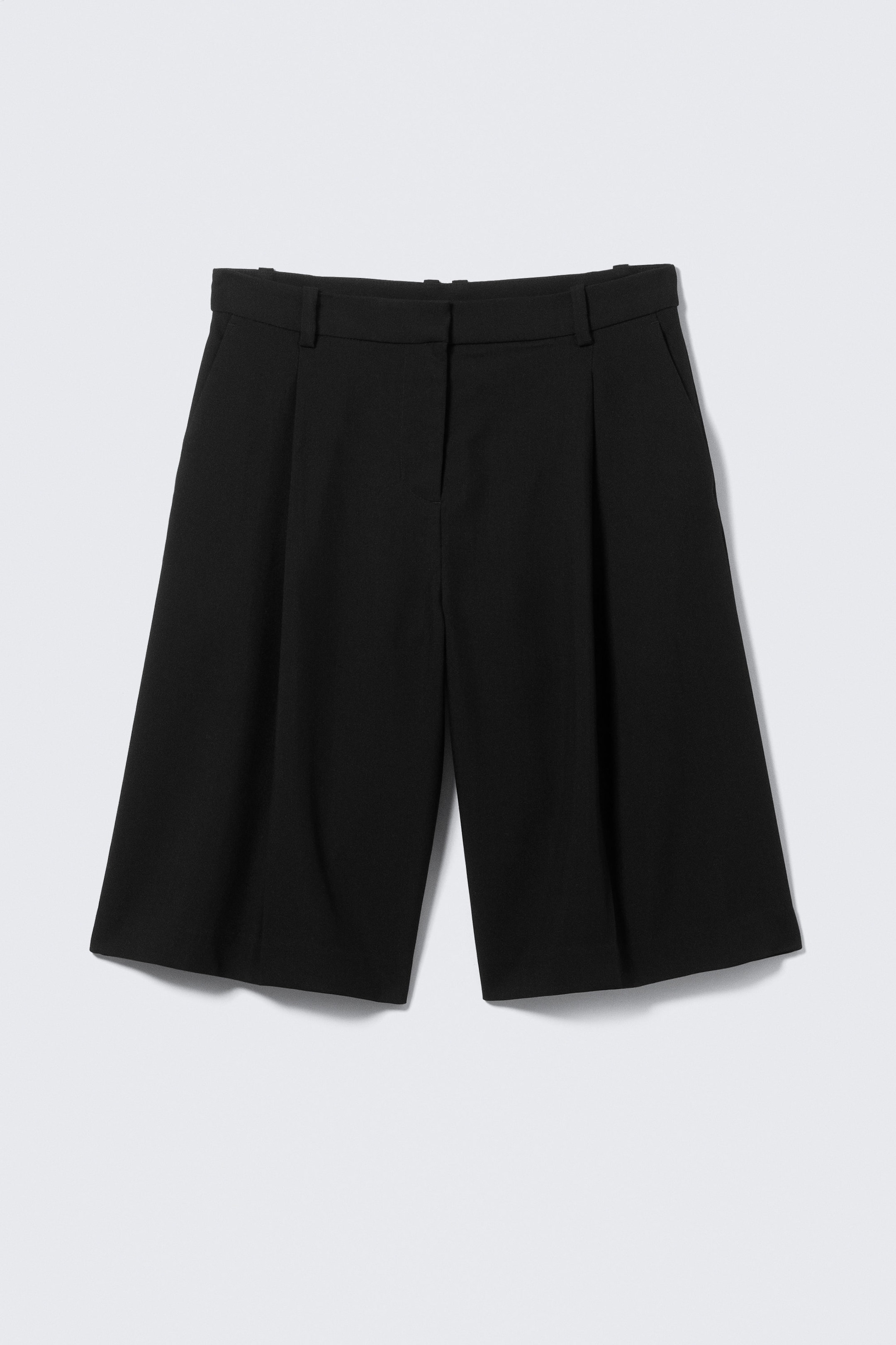 Black - Low Rise Loose Pleated Suiting Shorts - 4