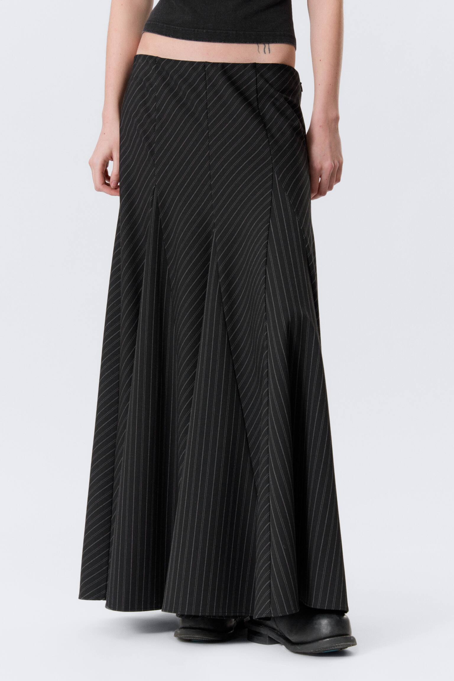 Maxirock mit mittelhohem Bund und Einsätzen - Schwarz - 3