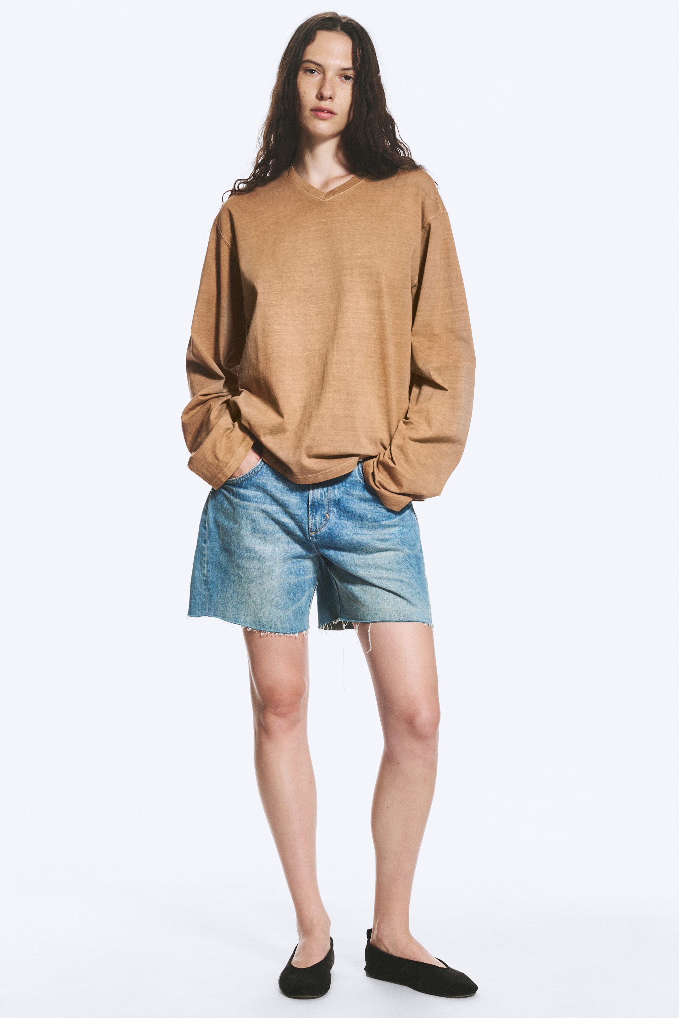 Tvättad Beige - Boxig v-ringad långärmad t-shirt - 2