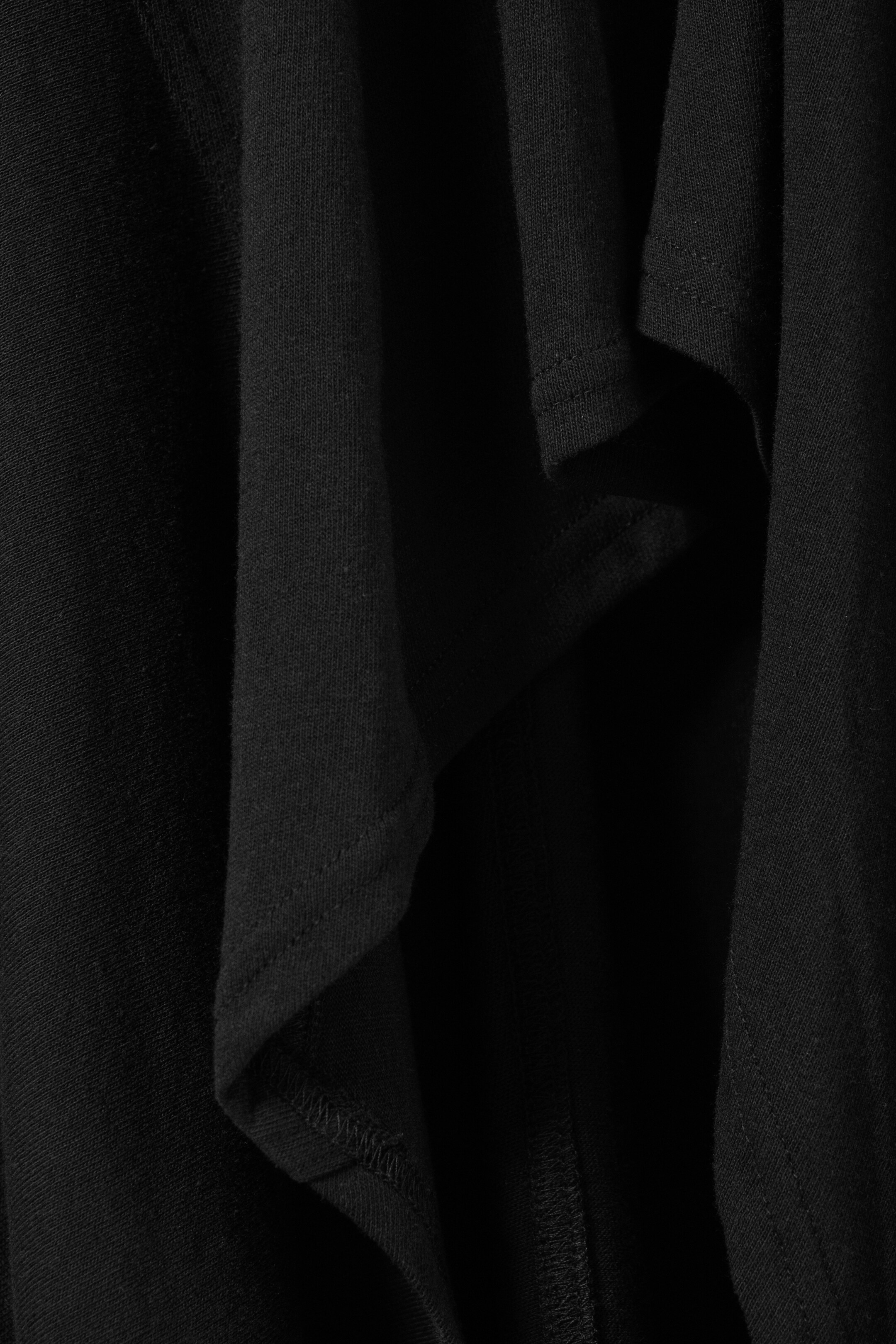 Vezi imaginea mai mare: Long-Sleeved Asymmetric Midi Dress - Black - FEMEI | H&M RO 2