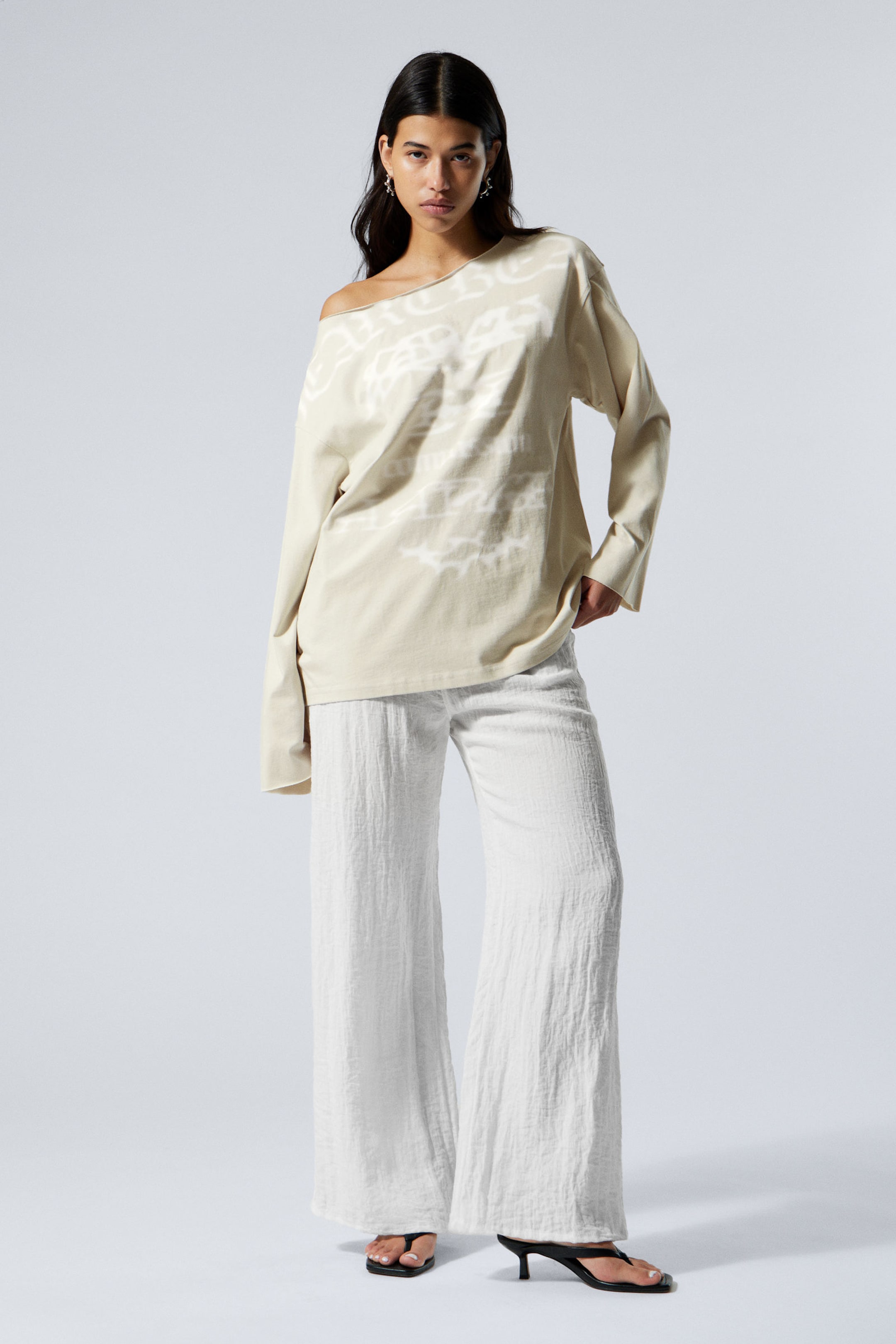 Light Beige - Compassion - Katoenen top met lange mouwen, print en boothals - 2
