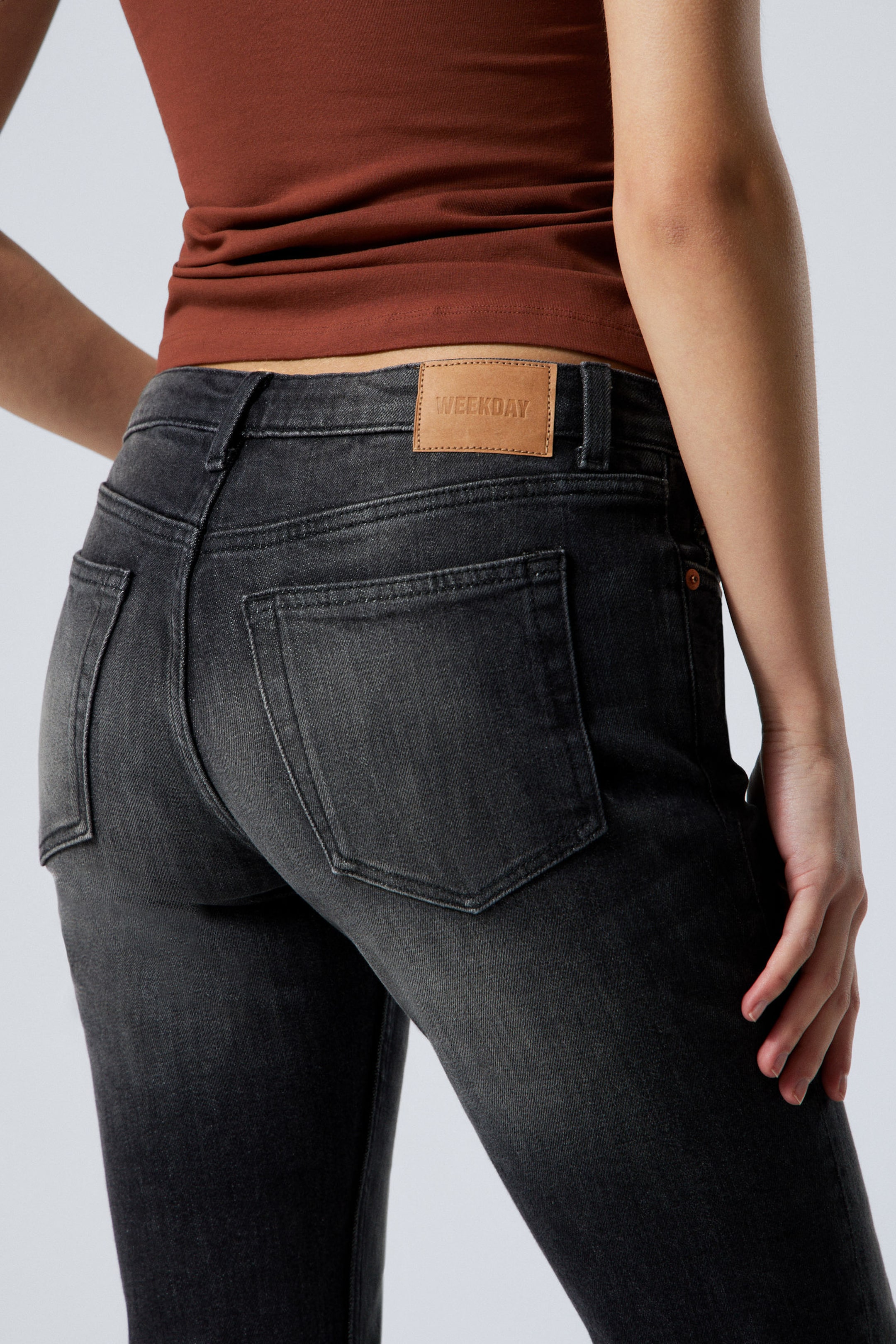 Black Web - Schwarz - Flame Low Waist Slim Flared Leg Jeans - 3
