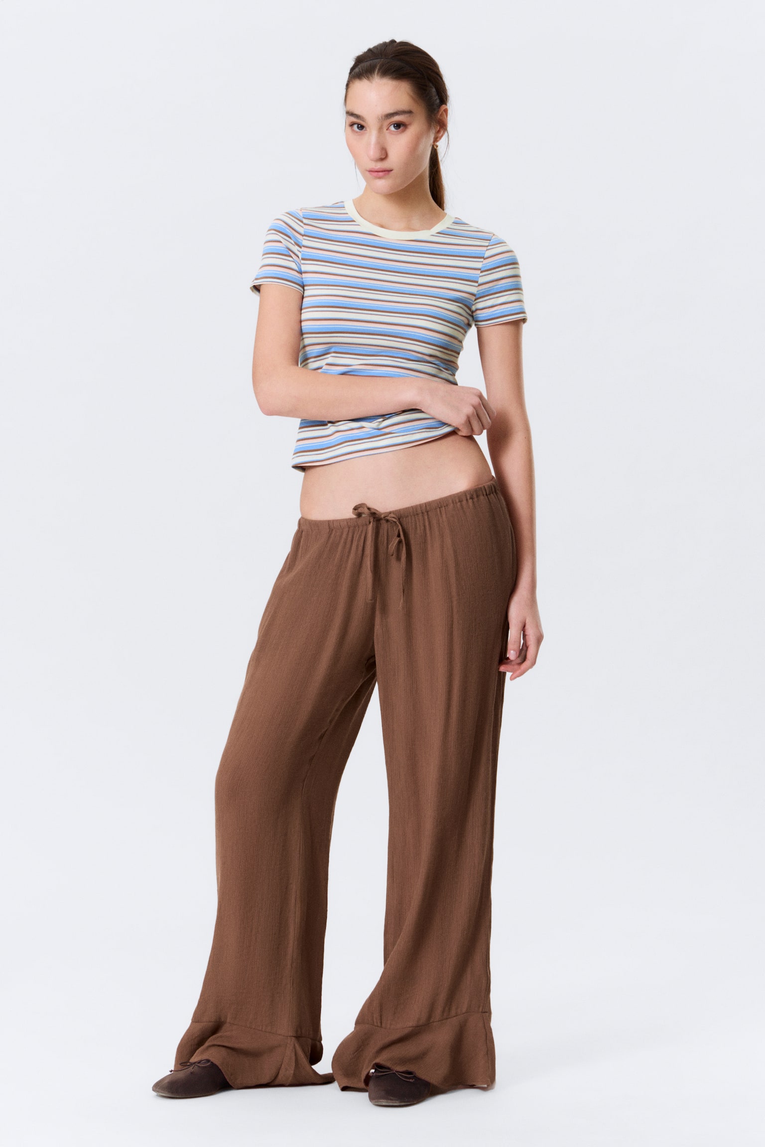 Loose bukser med flæser og mellemhøj talje - Brun/Lys beige/Beige - Slangeskindsmønster - 1