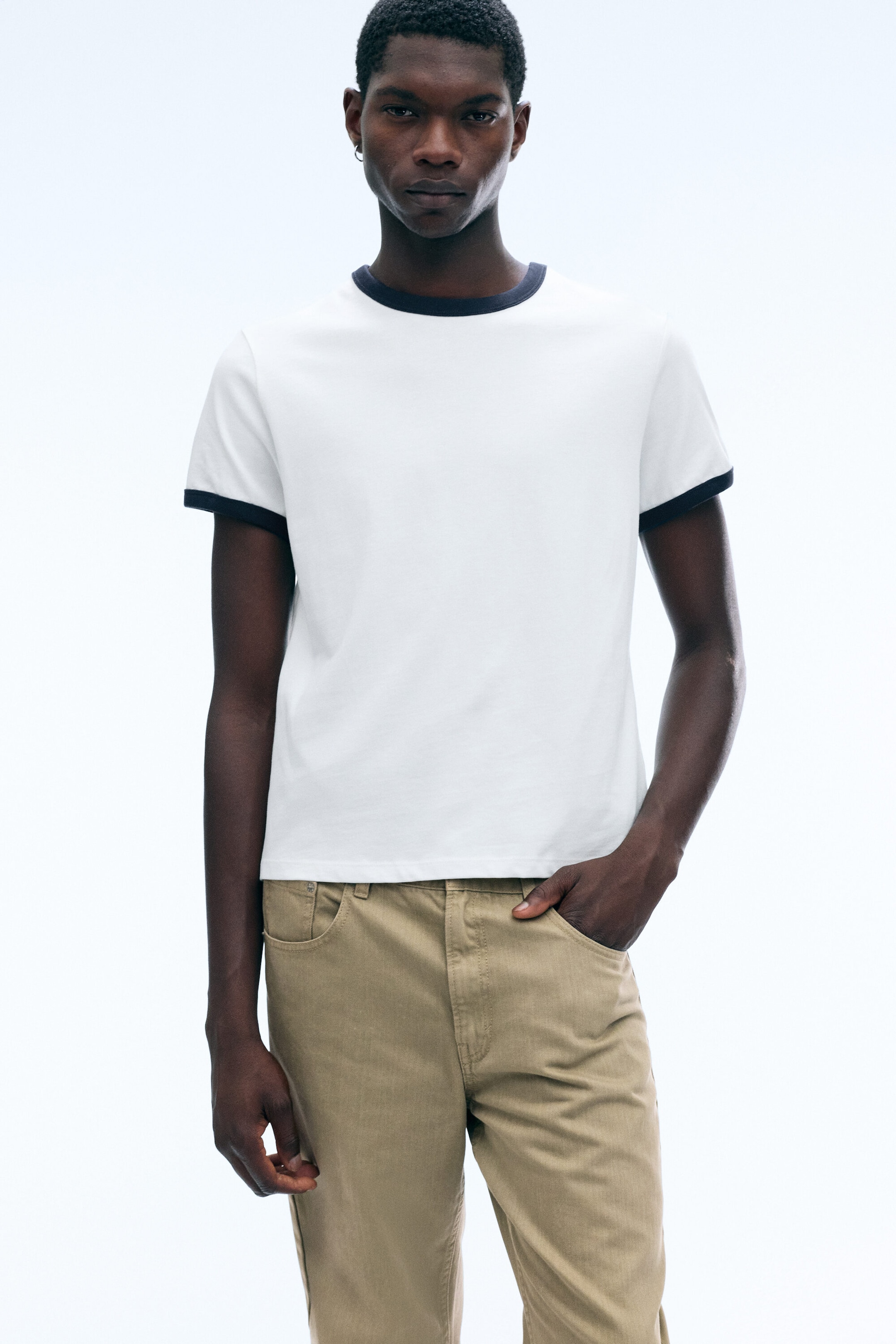 Vit - Blå Kantband - Kortärmad T-shirt i bomull med kontrastkant - 1