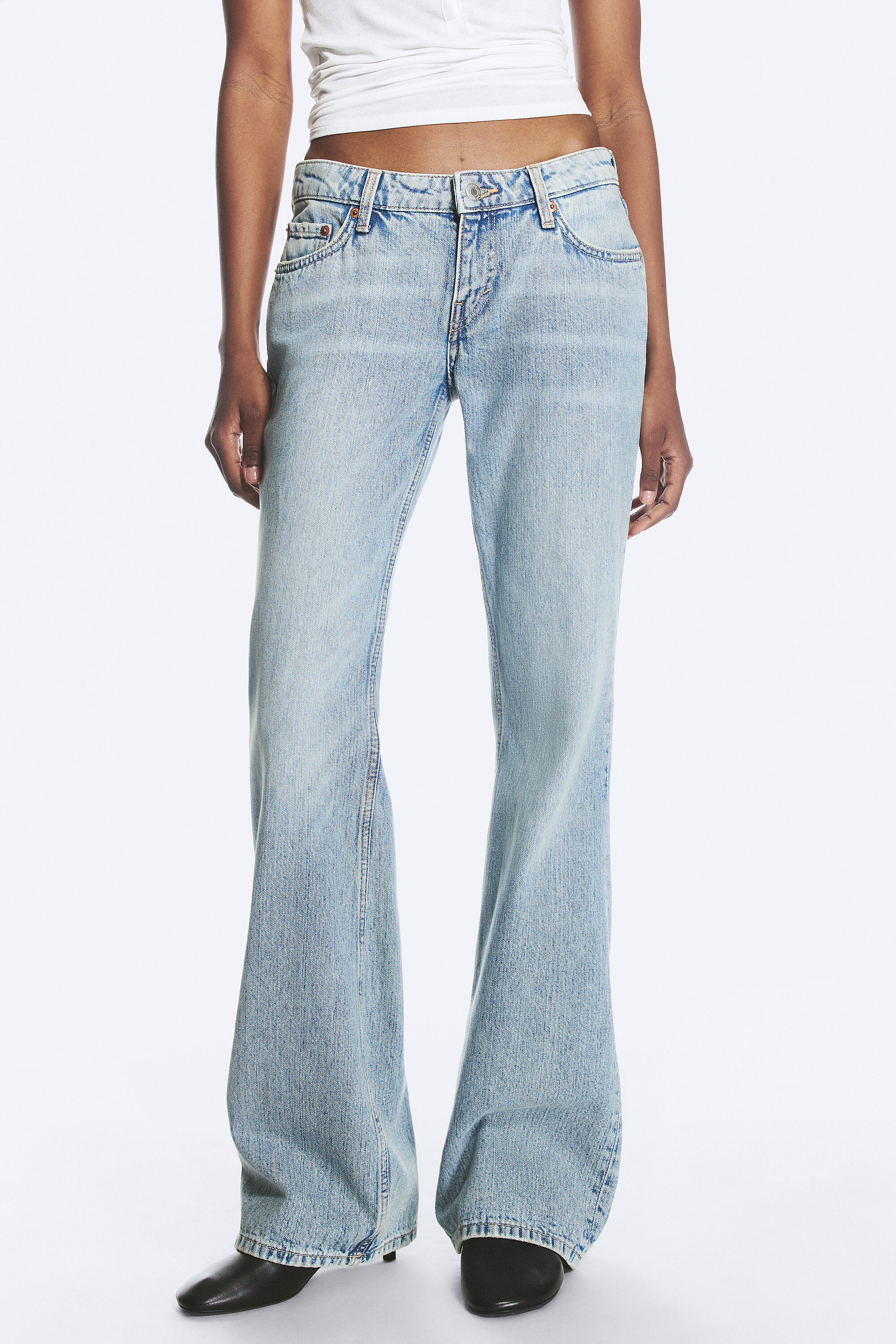 nova low rise slim bootcut jeans - Lip Blue - Light Blue | Weekday WW