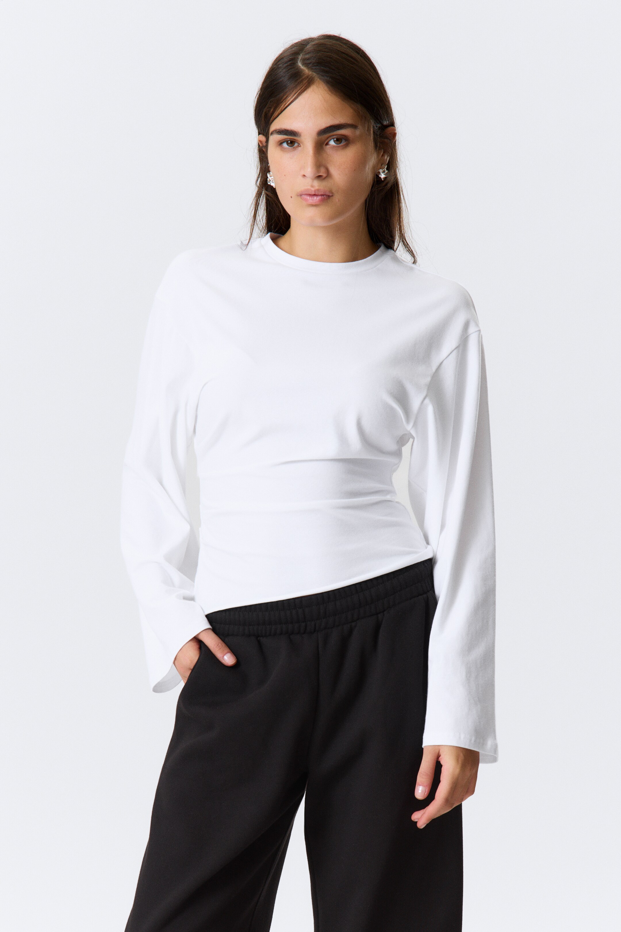 Näytä suurempi kuva: Pitkähihainen ryppyinen T-paita - White - NAISET | H&M FI 1