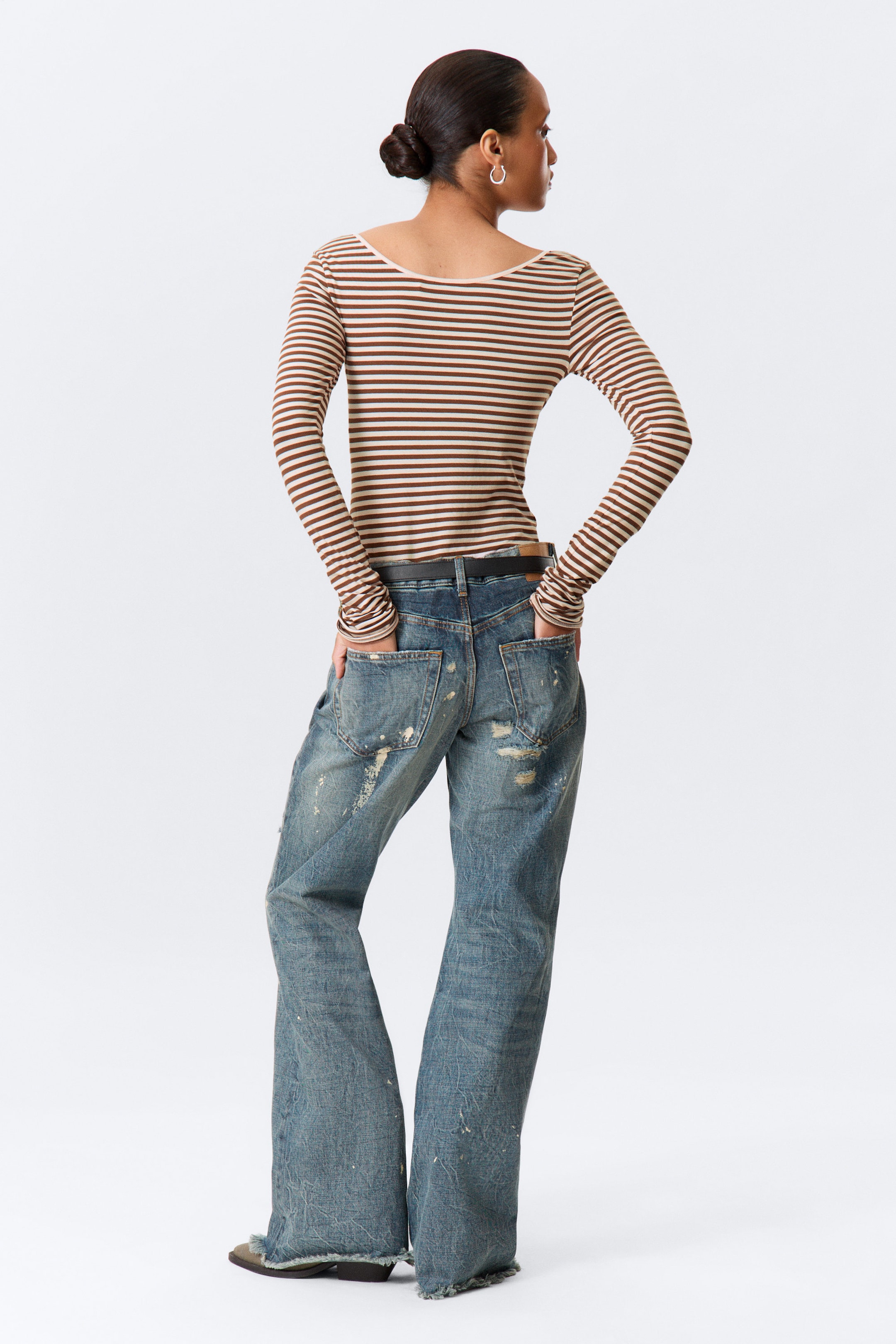 Light Pink/Brown Stripe - Long-Sleeved Slim Fit Scoop Neck Top - 3