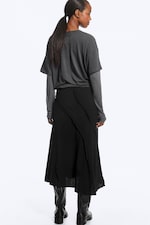 Black - Mid Rise Curved Seam Midi Skirt - 3