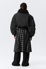 Dunkelgrau - Bomberjacke mit Kunstpelzkragen - 4