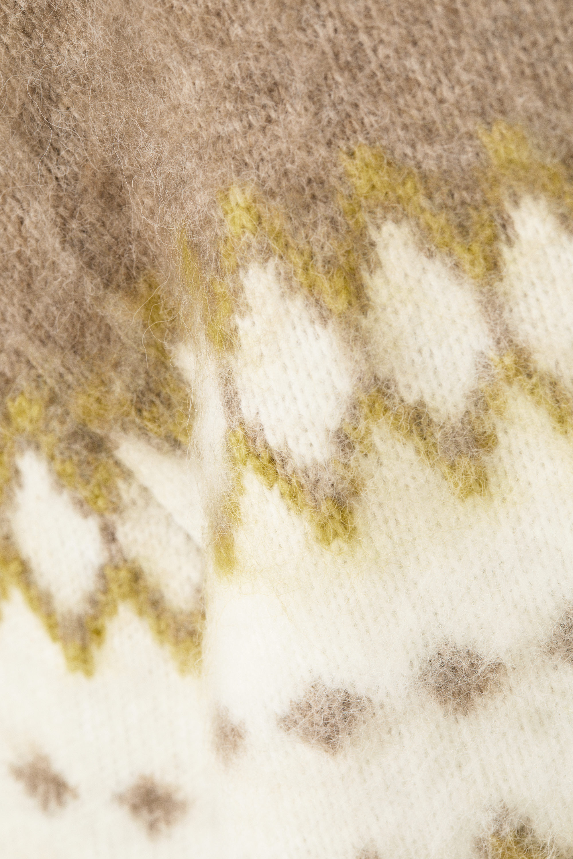 White/Dark Beige Fairisle - Relaxed Fit Fluffy Knit Sweater - 3