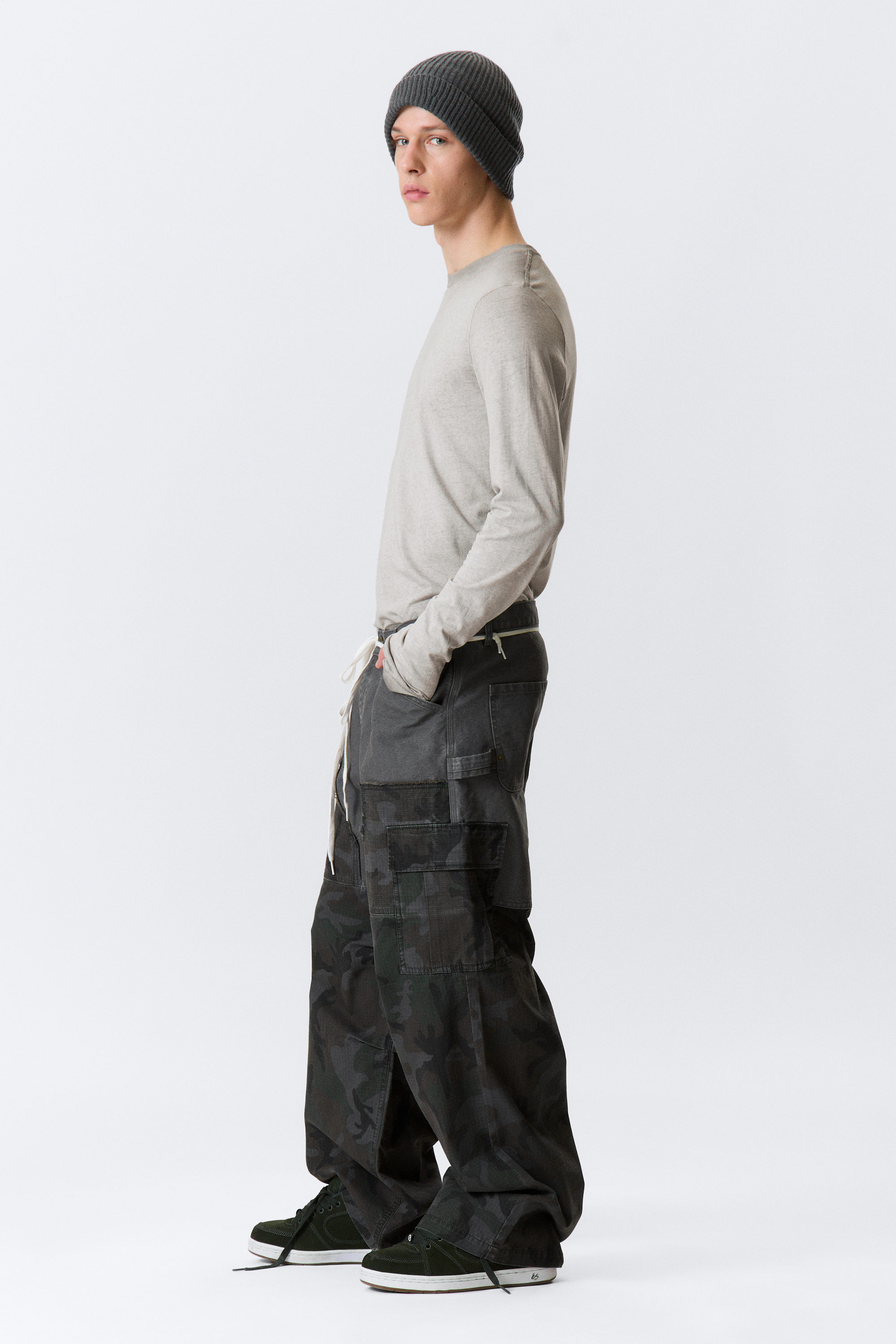 Staubblau & Camouflage - Lockere Patchwork-Cargohose - 6