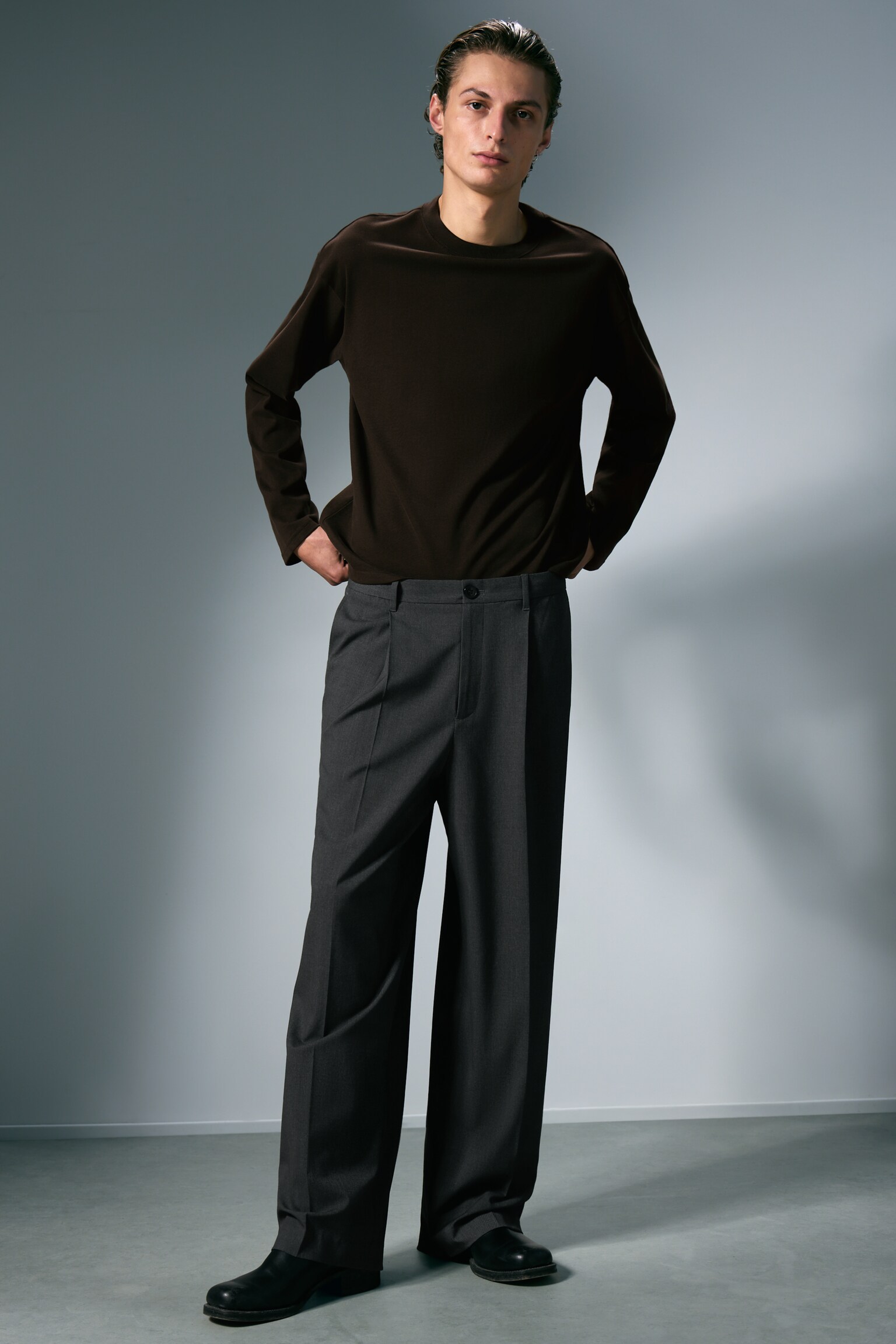 Uno Loose Suit Trousers - Tmavě šedá/Black/Tmavě hnědá/Pruhovaná šedá/Beige Melange/Beige/Dark Grey - 1