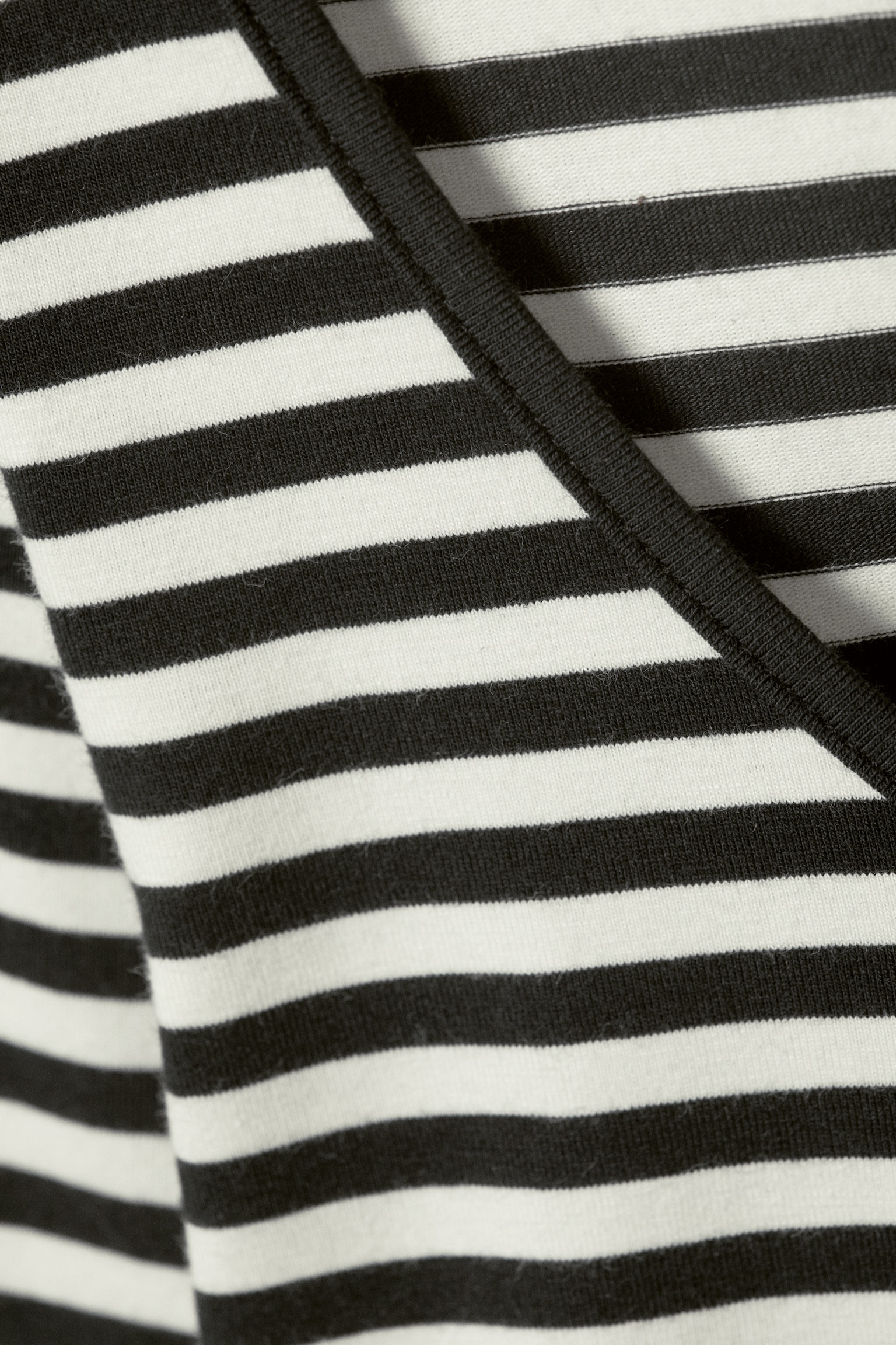 Long-Sleeved Slim Fit Scoop Neck Top - Black & White Stripes/Pink & Burgundy Stripes/White - 3