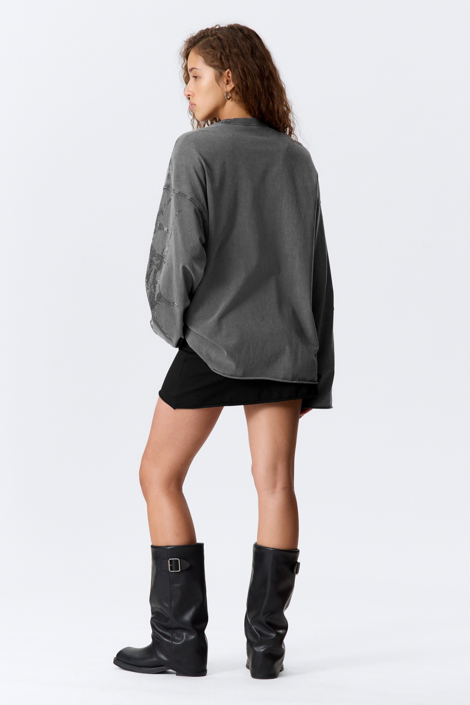 Oversized Long-Sleeved Rhinestone T-shirt - Dark Grey - 6