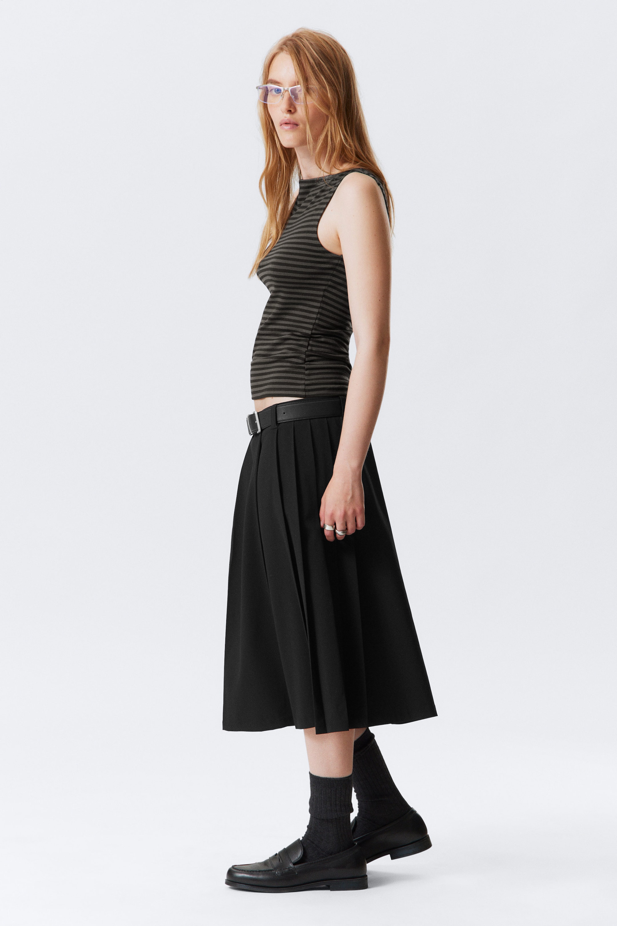 Black - Mid Rise Pleated Midi Skirt - 2