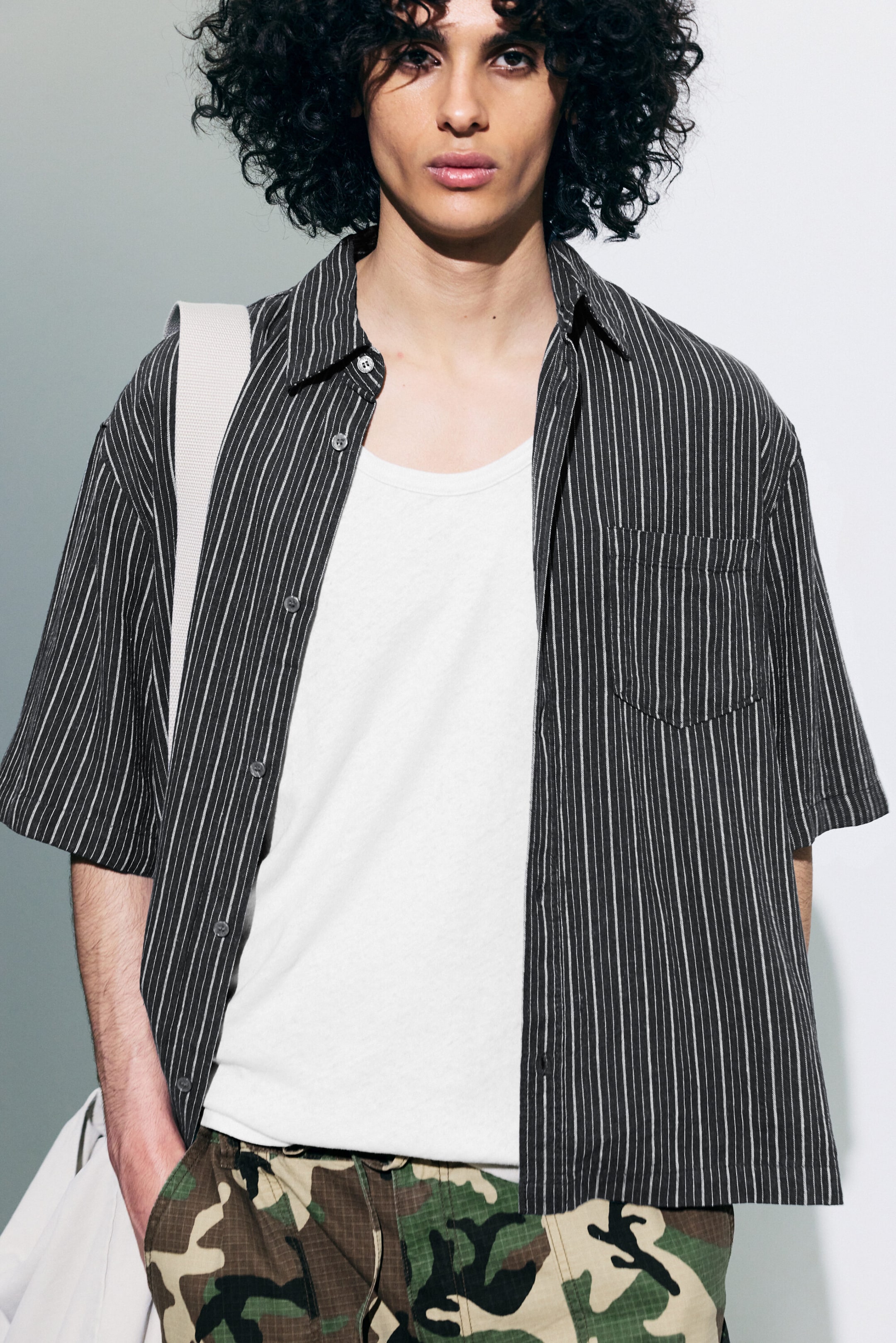 Dark Grey Stripe - Relaxed Short-Sleeved Linen-Blend Shirt - 1