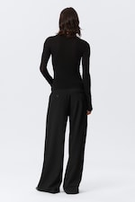 Svart - Smal långärmad henleytröja - 2