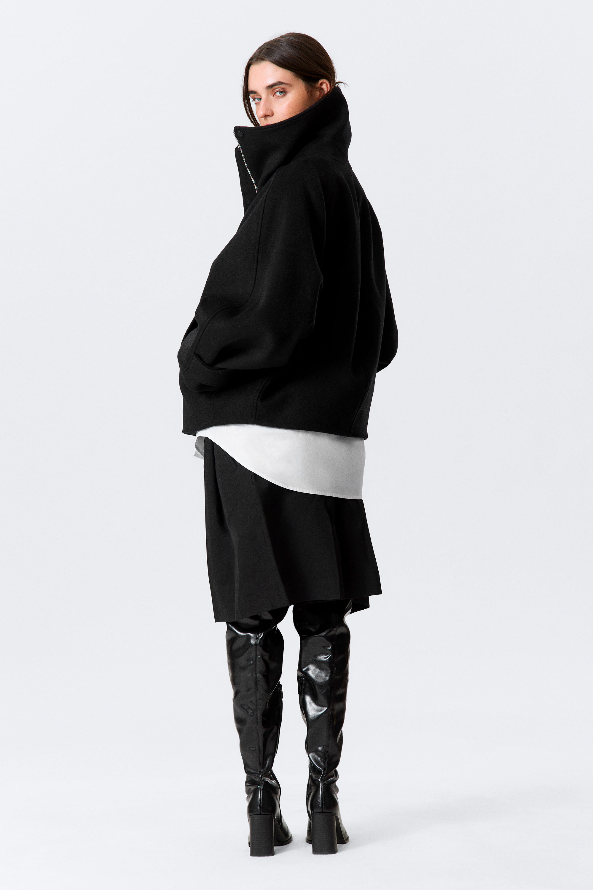 Schwarz - Locker geschnittene Wolljacke mit Raglanärmeln - 5