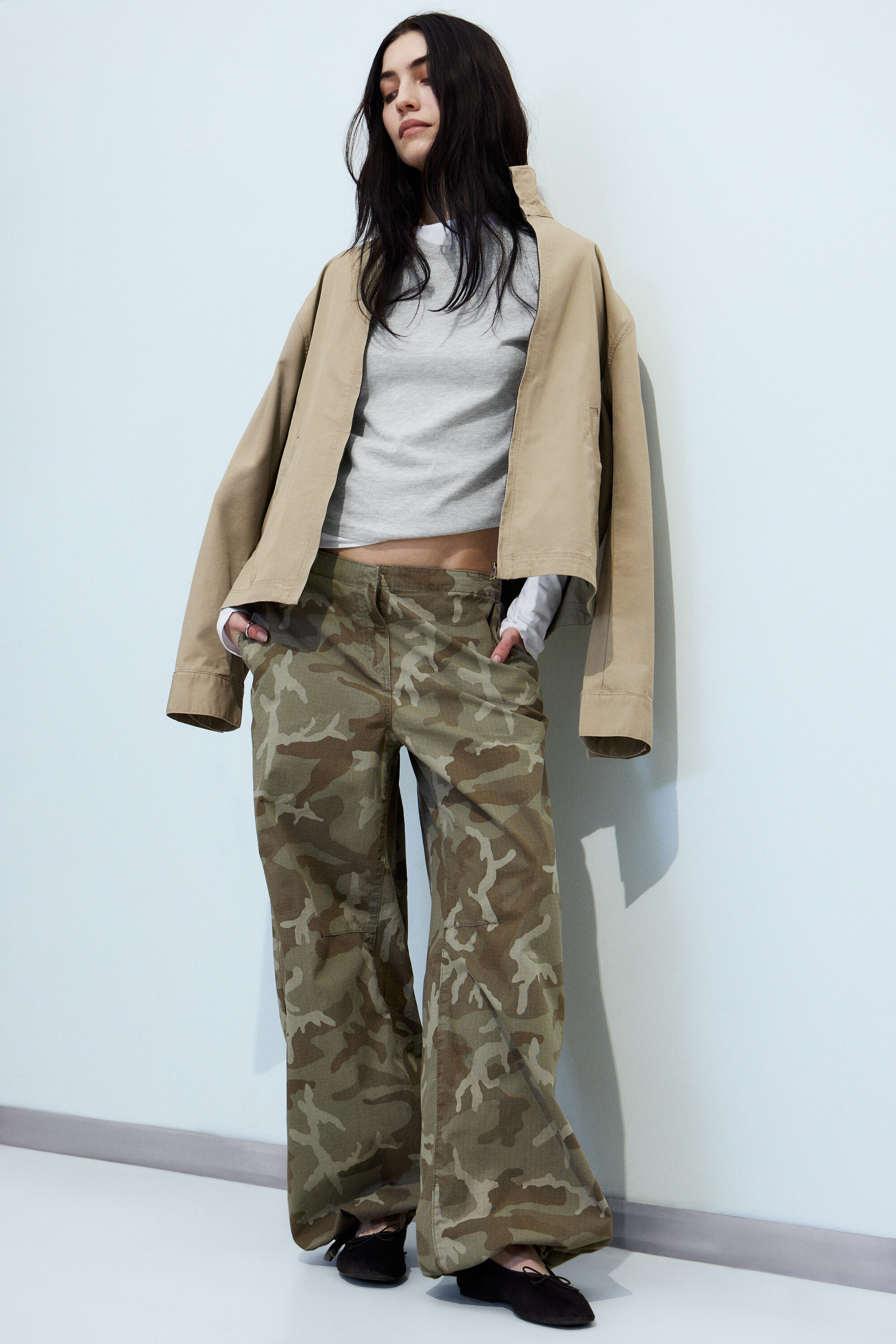 low rise baggy ripstop trousers - Khaki Green - Camo | Weekday EU