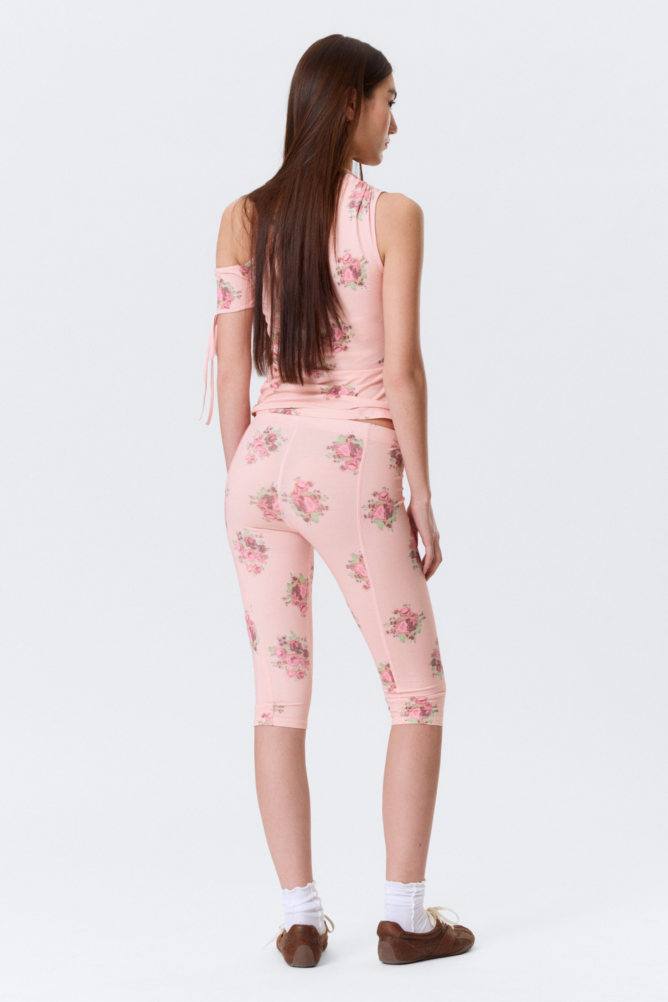 Light Pink - Floral - Soft Mid Rise Capri Leggings - 2