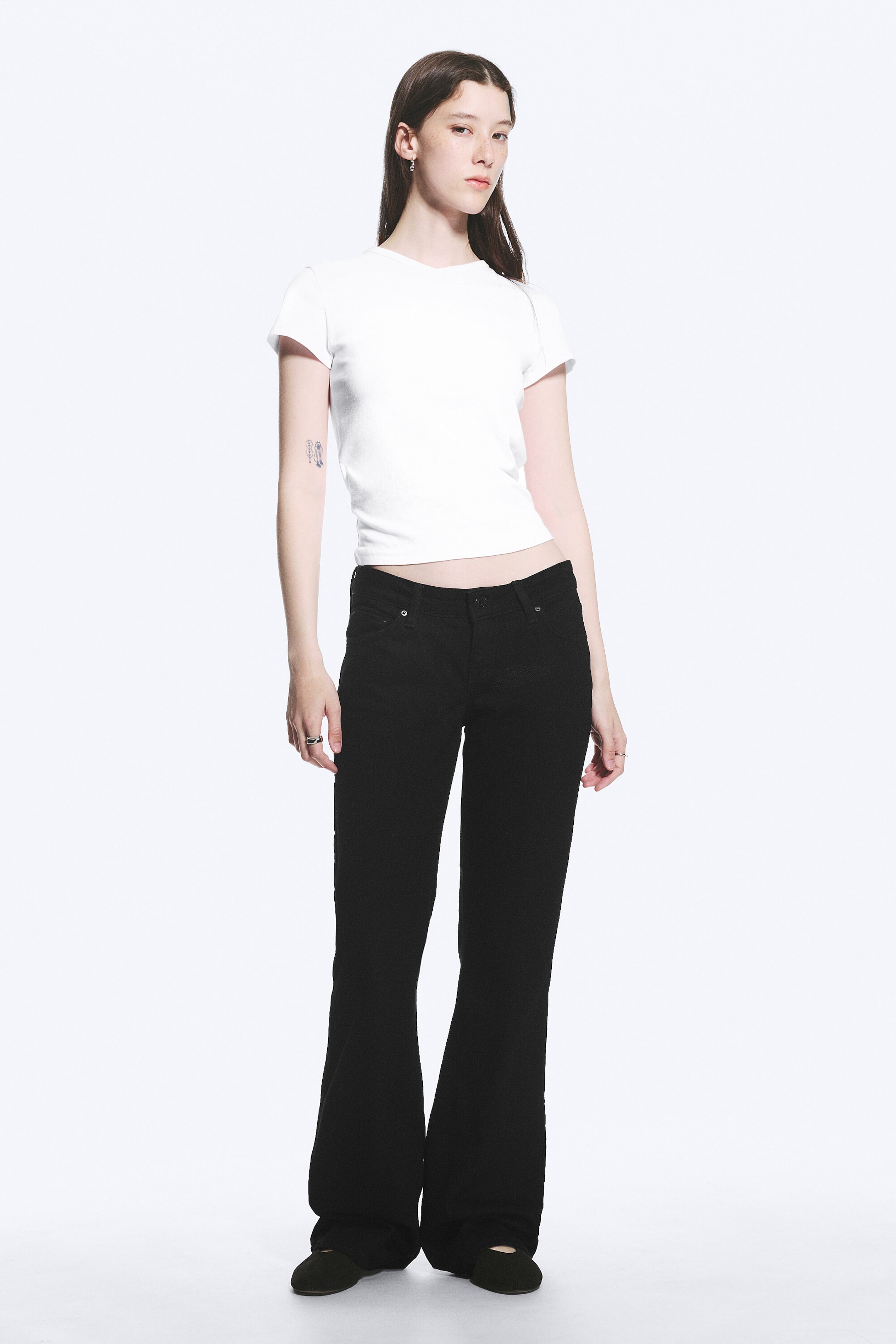 Black Rinse - Black - Nova Low Rise Slim Bootcut Leg Jeans - 1