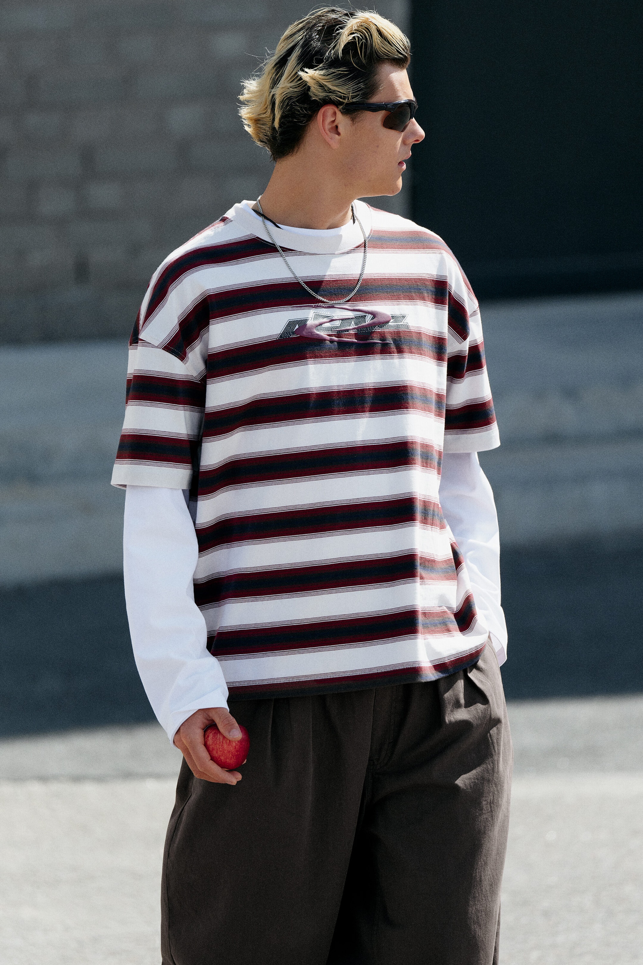 Striped White/Red - Oversized Boxy Graphic T-Shirt - 1