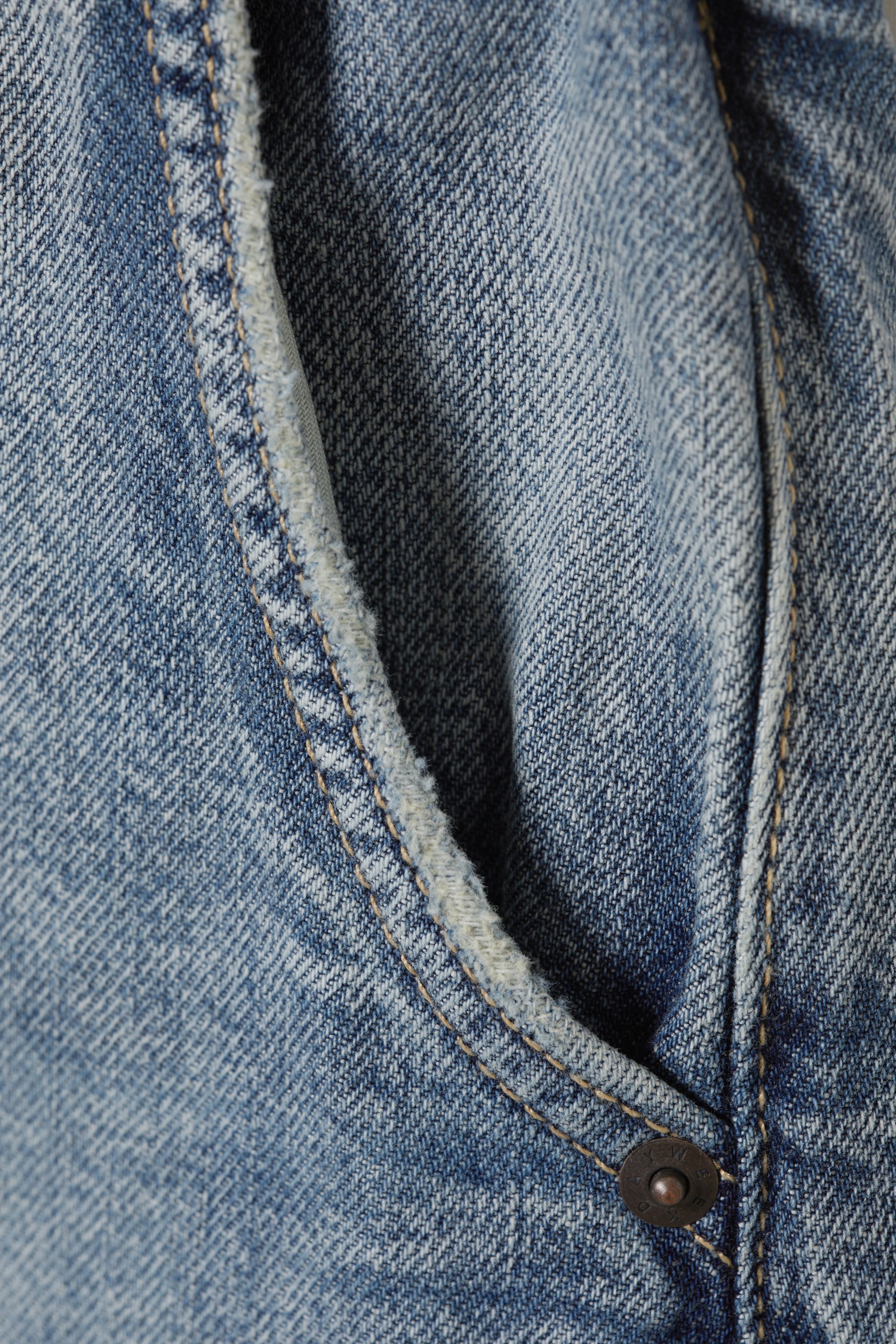 Torn Blue - Mittelblau - Weite Denim-Jogginghose mit niedrigem Bund - 2