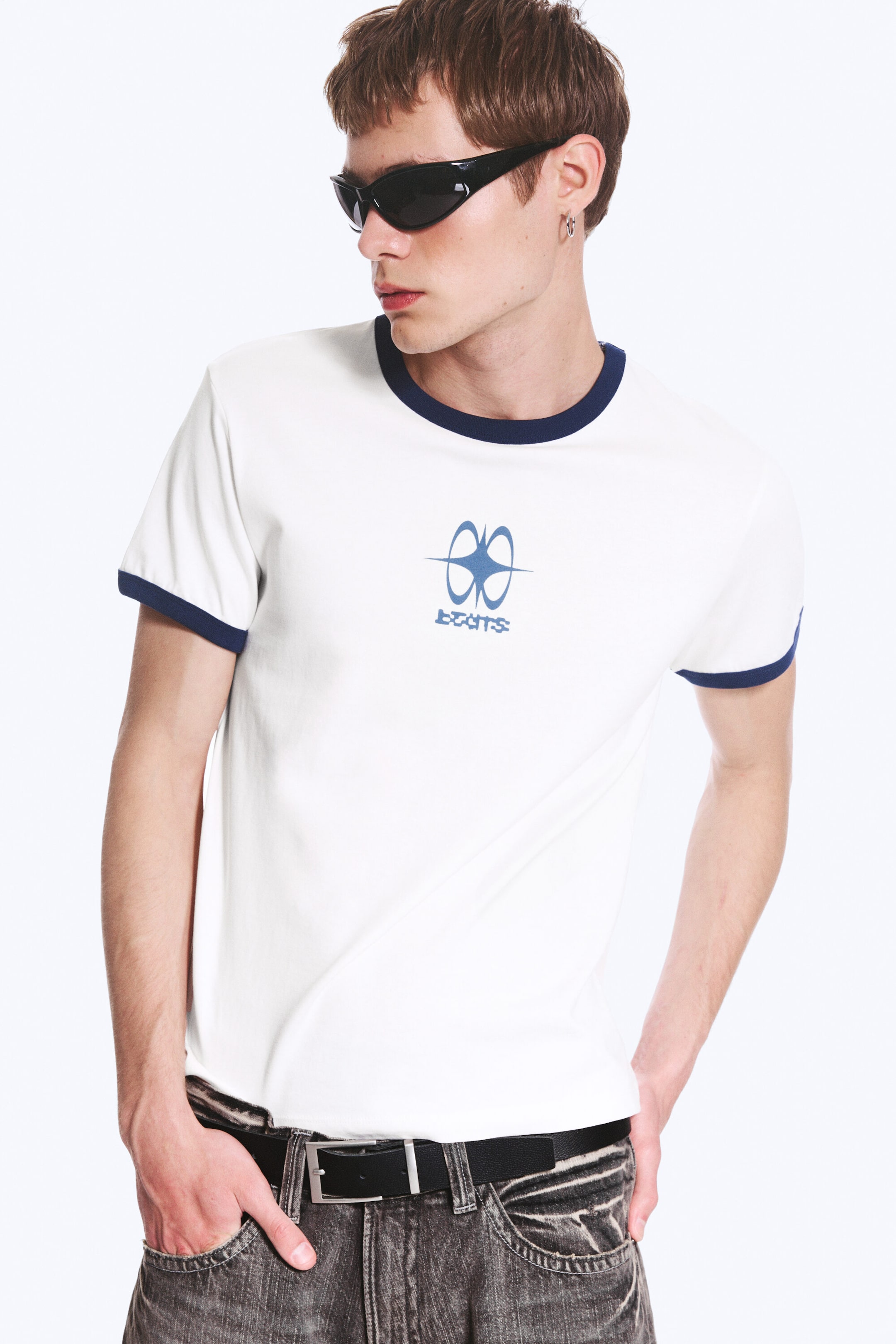White - Beats Print - Graphic T-shirt - 1