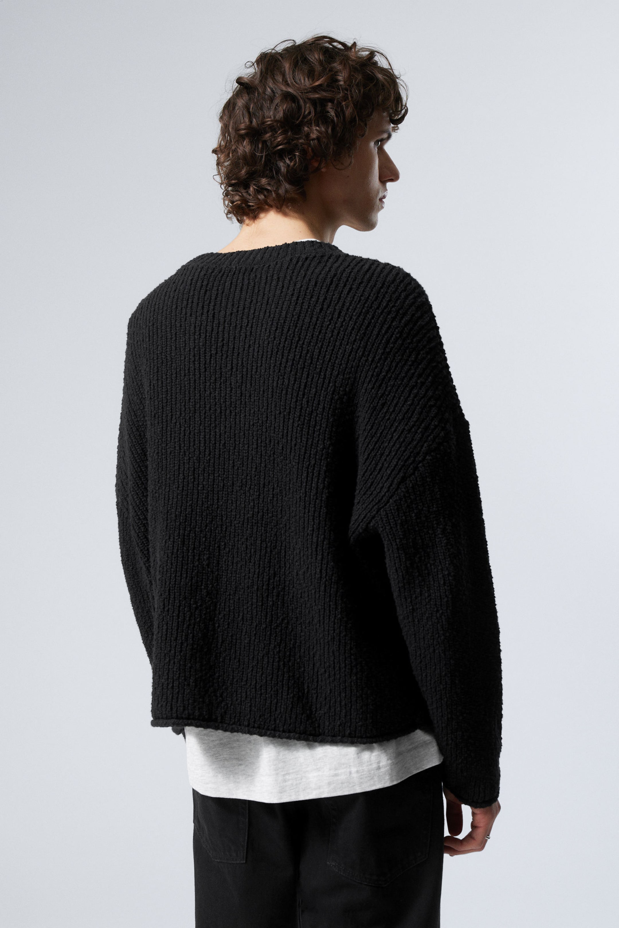 Black - Boxy Knitted V-neck Sweater - 3