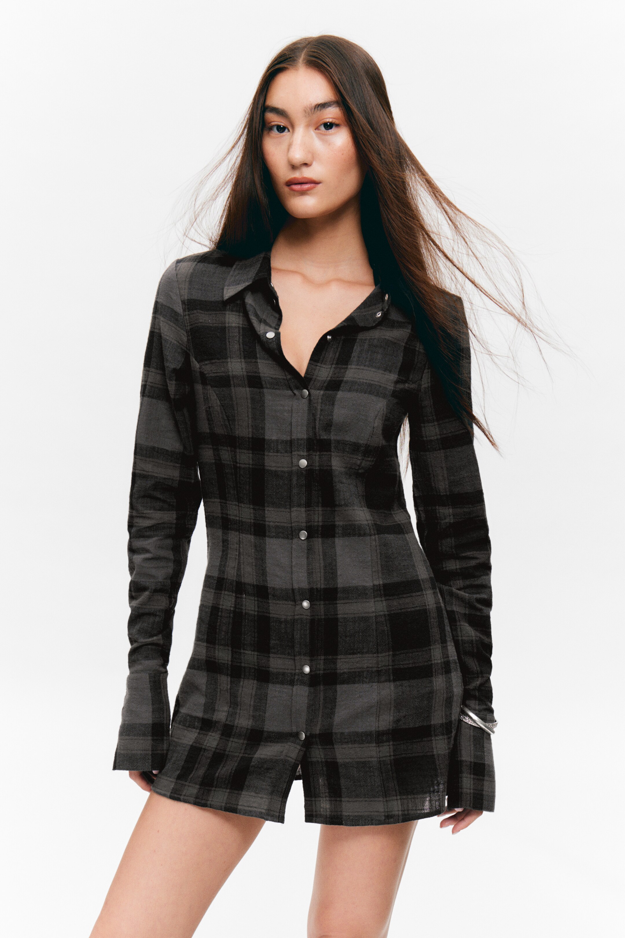 Agrandir l'image: Mini-robe chemise manches longues - Carreaux gris foncés - FEMME | H&M BE 2