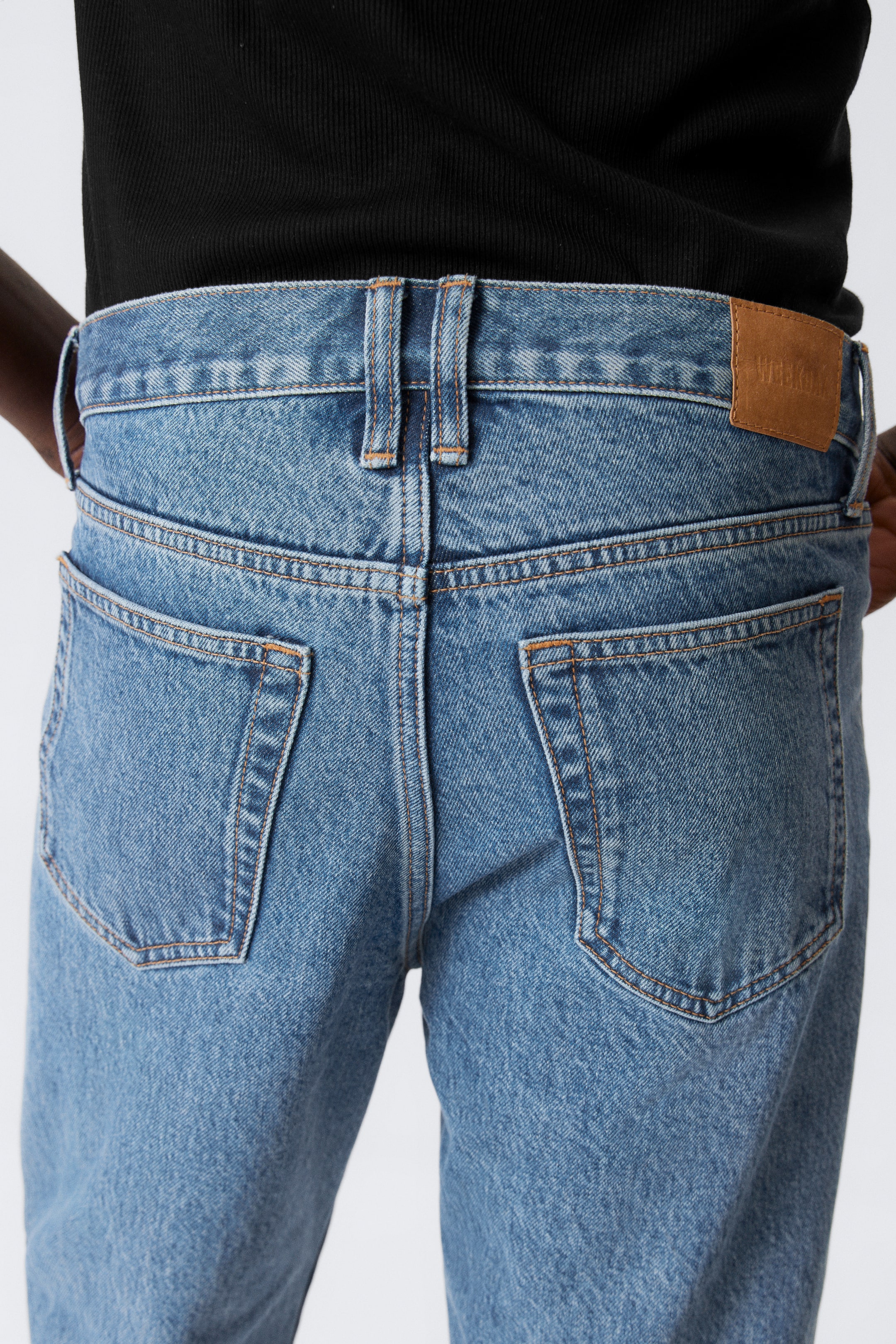 Visa större bild: Barrel Relaxed Taperd Leg Jeans - 90s Blue - Mellanblå - HERR | H&M SE 5