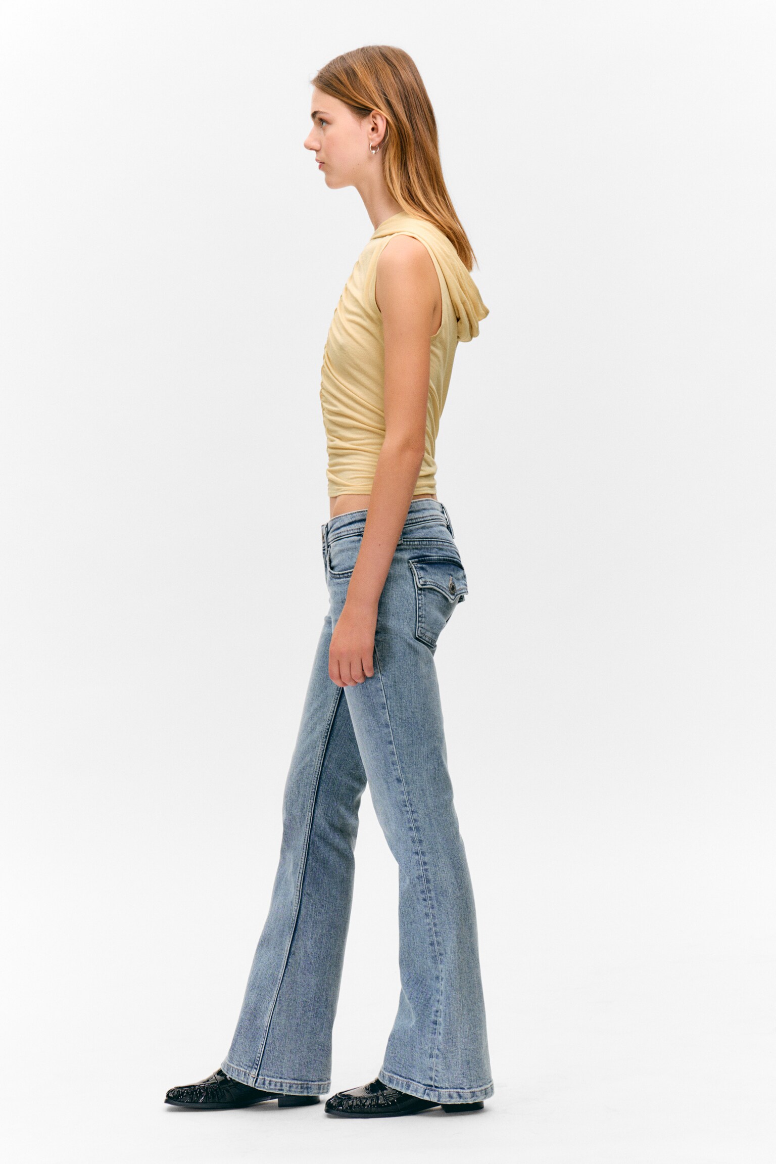 Low Rise Slim Flared Leg Jeans - Fresh Blau - Mittelblau - 4