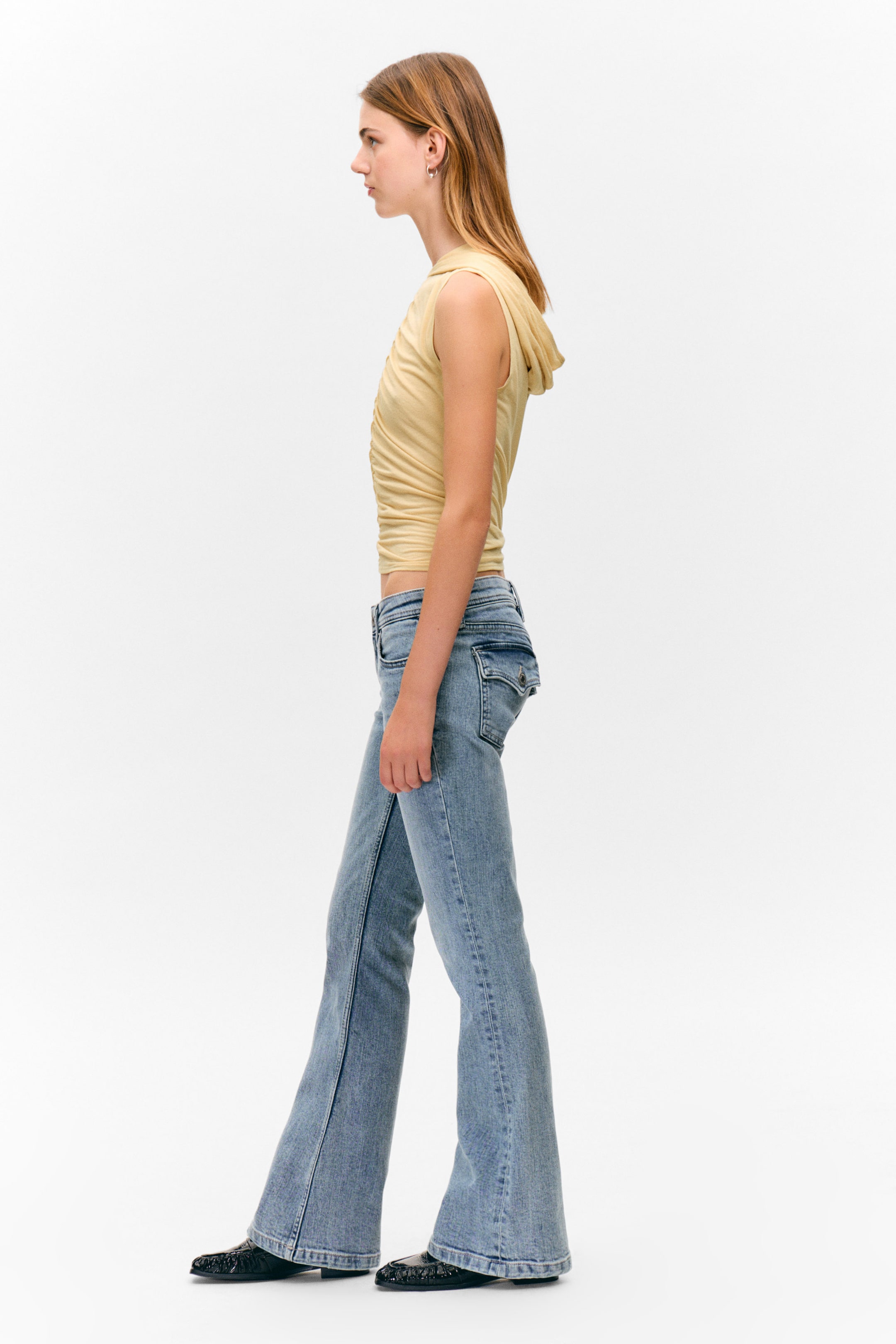 Fresh Blue - Mellanblå - Low Waist Slim Flared Leg Jeans - 2