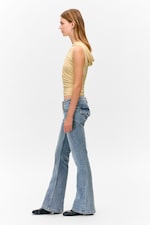 Fresh Blue - Mellanblå - Low Waist Slim Flared Leg Jeans - 2