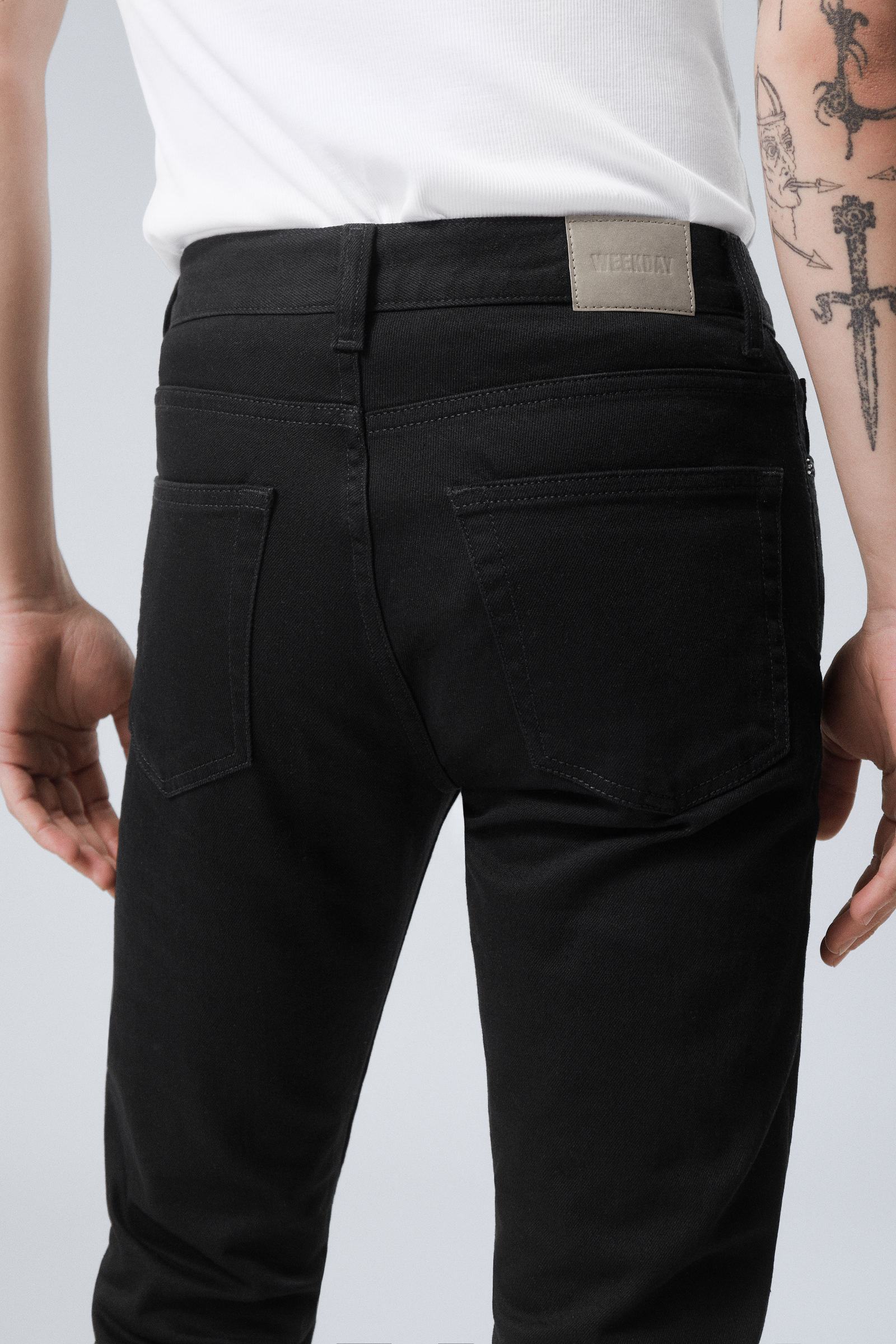 パンツ SUNDAYS BEST REGULAR FIT BLACK DENIM sunday slim tapered leg jeans - Almost Black - Black