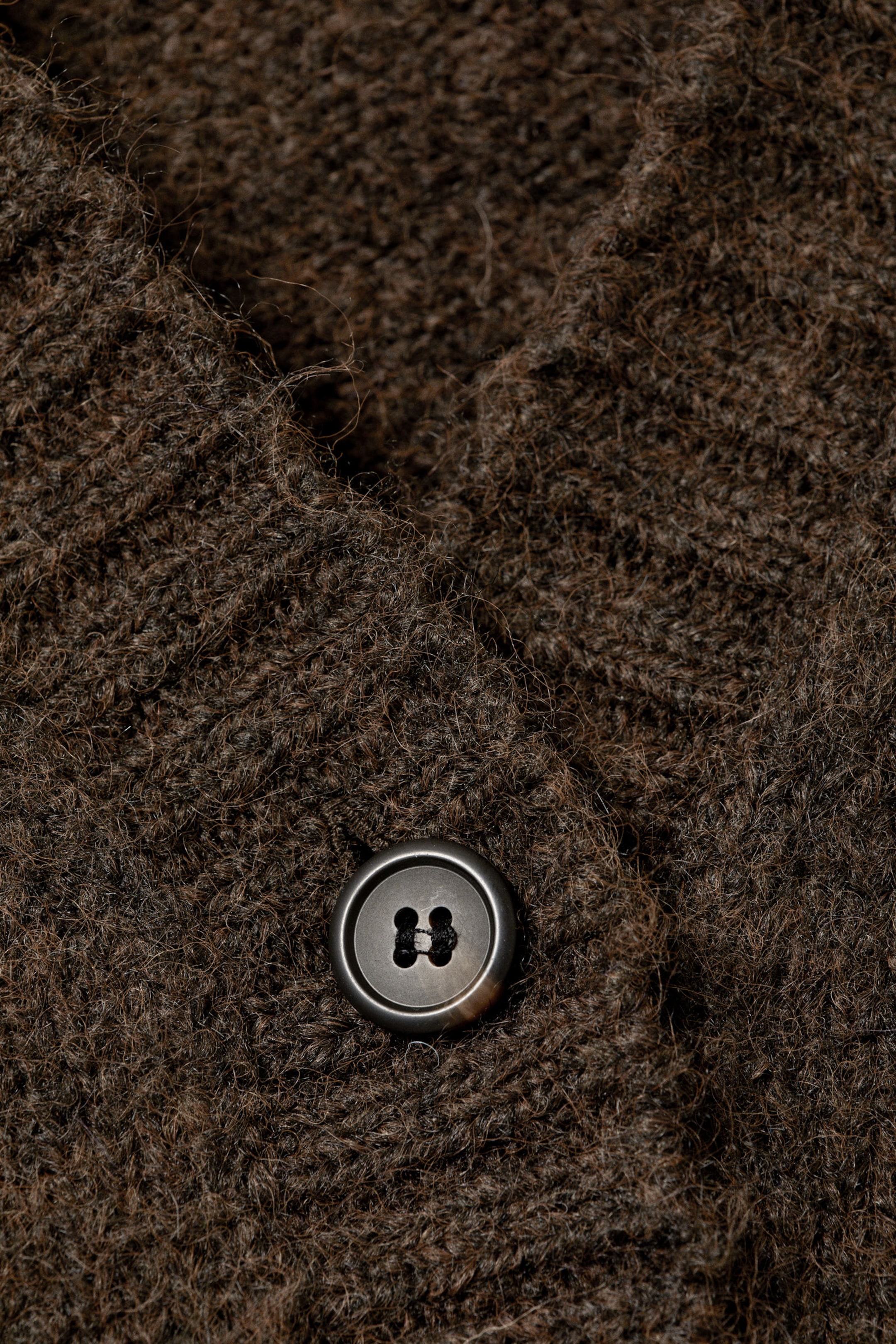 Dunkelbraun meliert - Locker gestrickter Cardigan mit V-Ausschnitt - 4