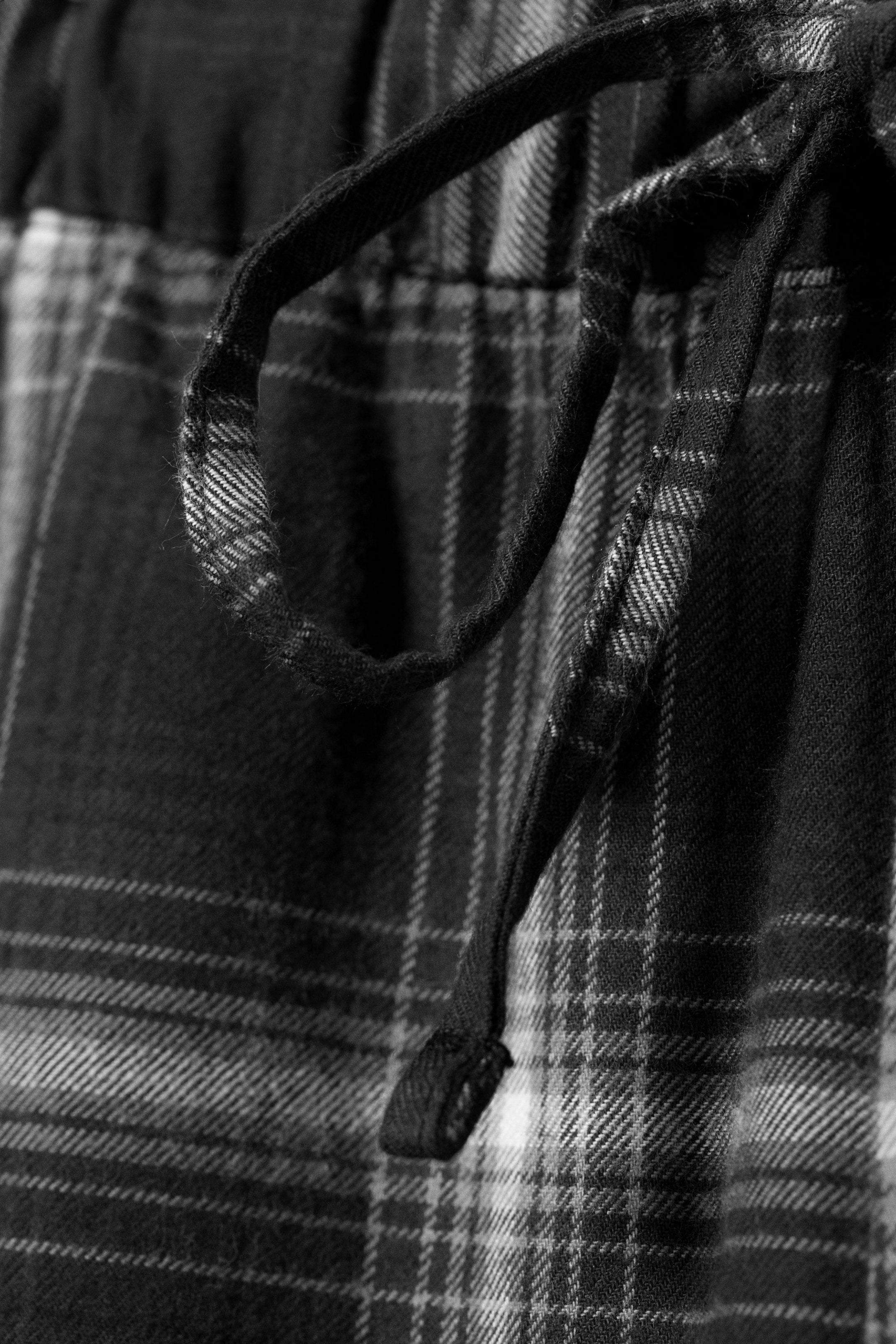 Schwarz kariert - Entspannte Pyjamahose aus Flanell - 5