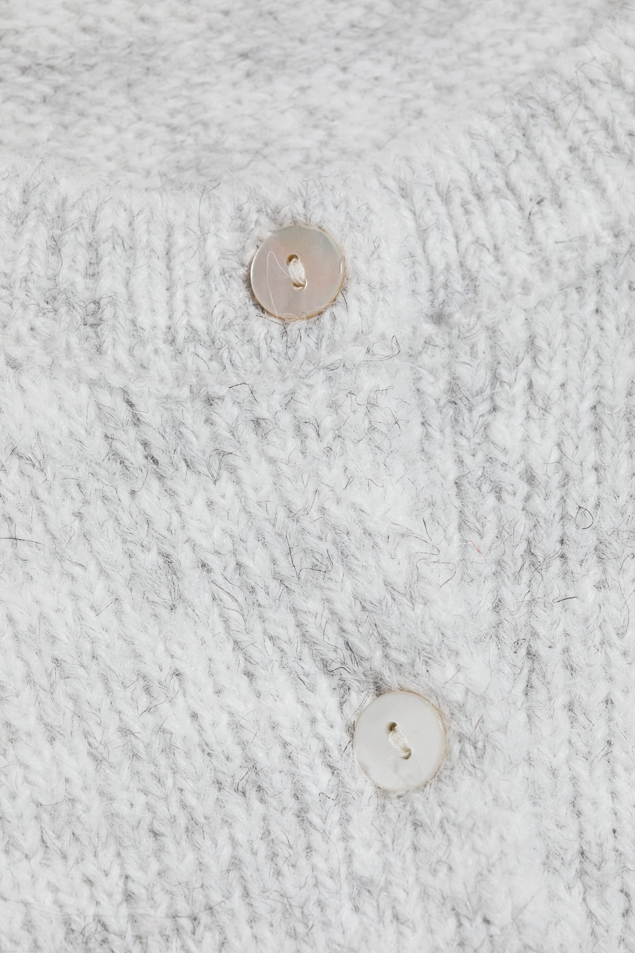 Hellgrau meliert - Kurzärmeliger Strickcardigan - 5